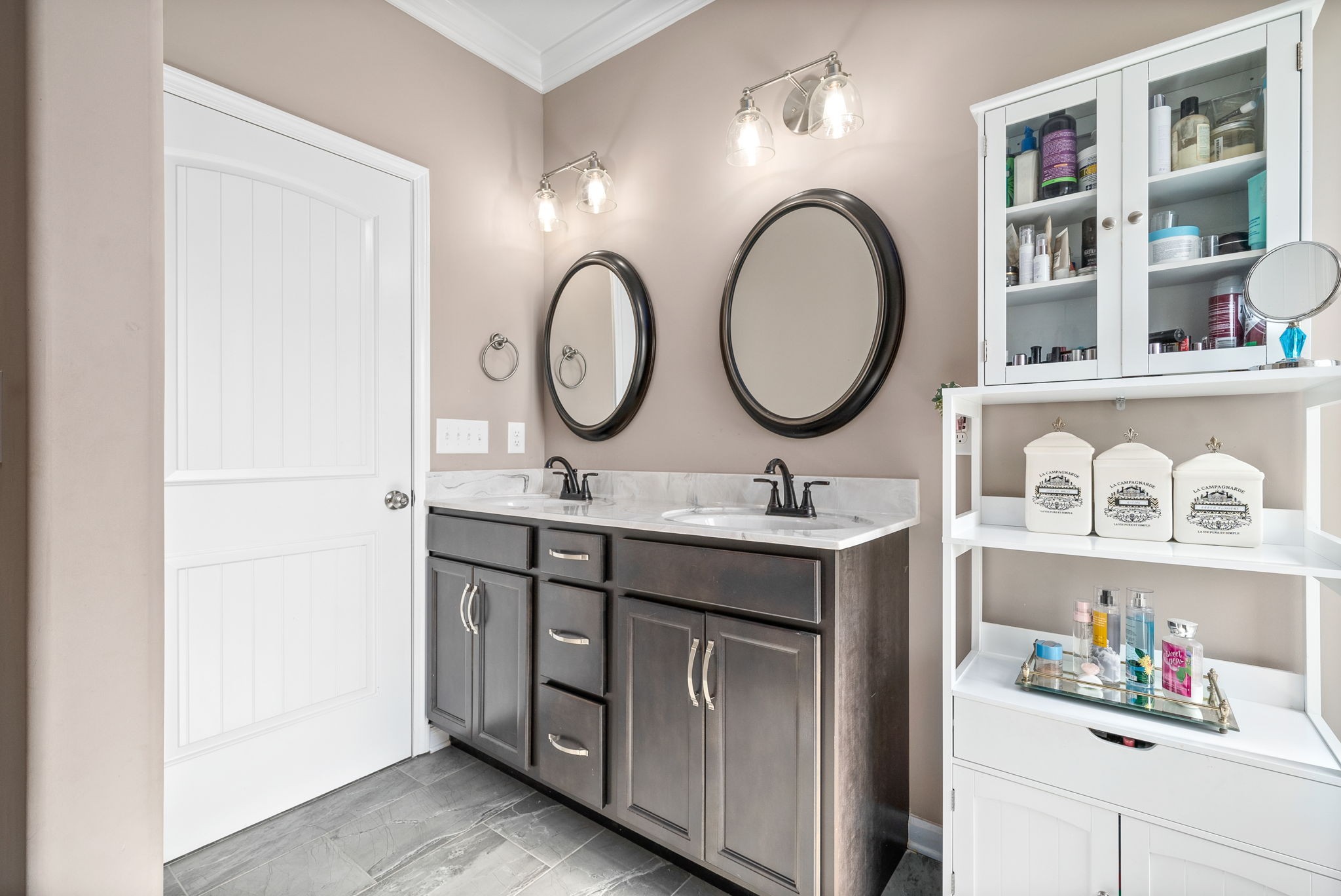 Listing photo id 19 for 9065 Arcadia Way