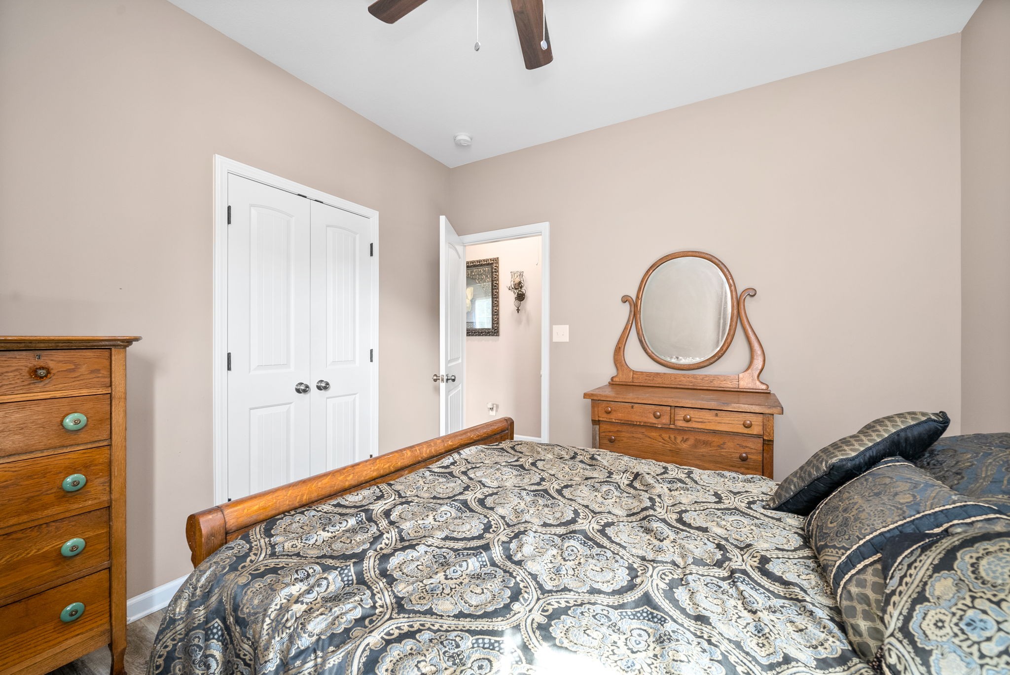 Listing photo id 23 for 9065 Arcadia Way