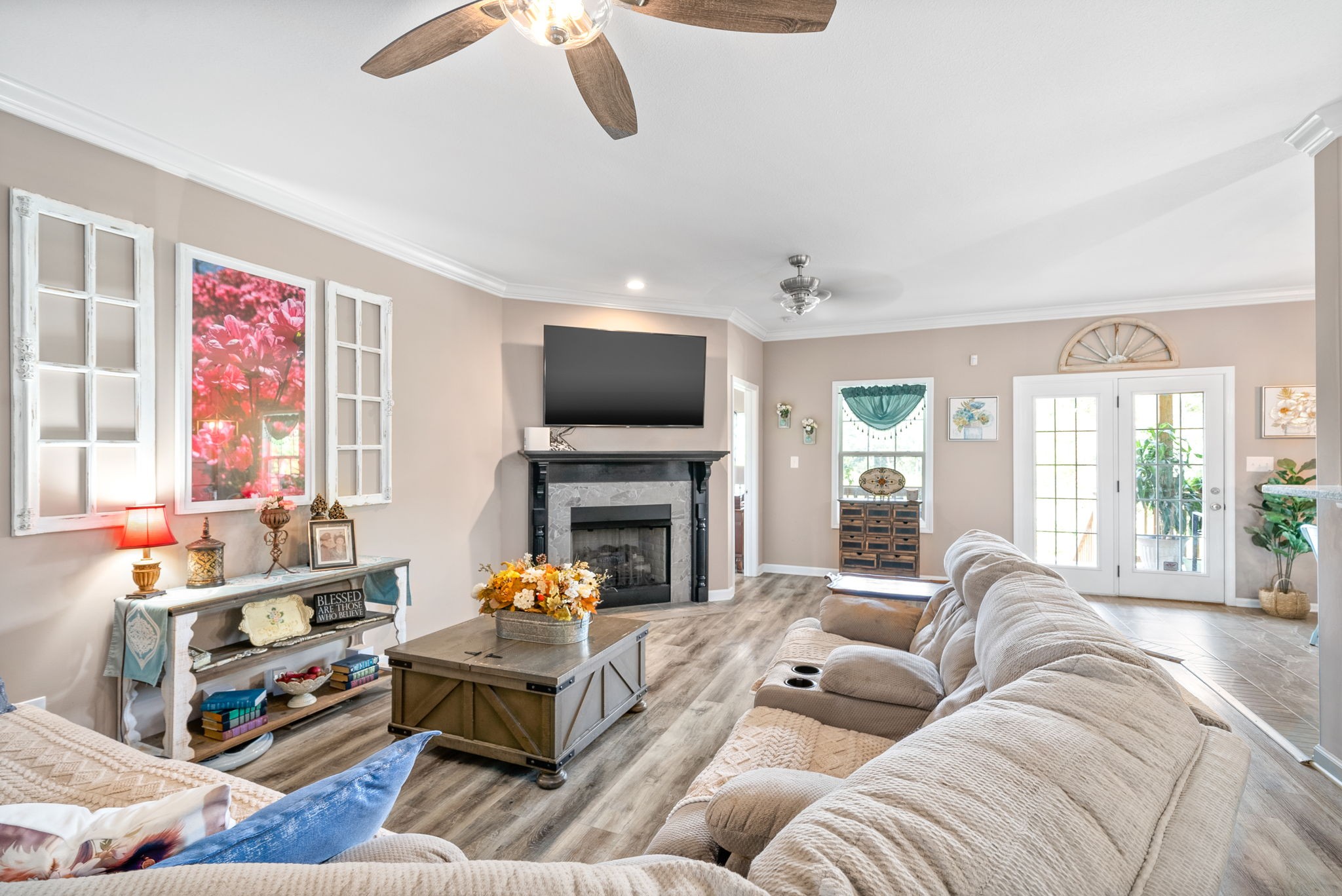 Listing photo id 6 for 9065 Arcadia Way