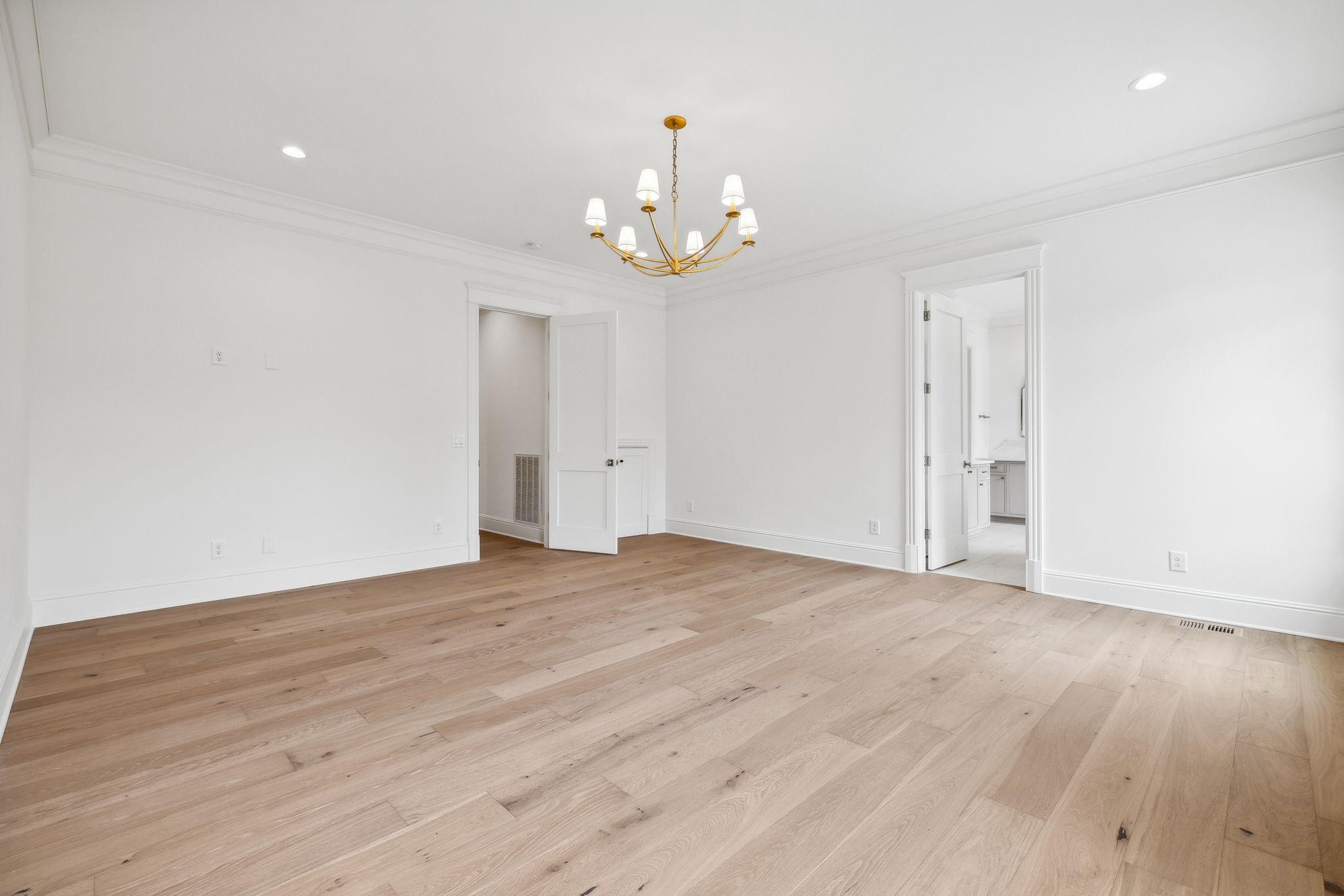Listing photo id 26 for 8548 115th Avenue