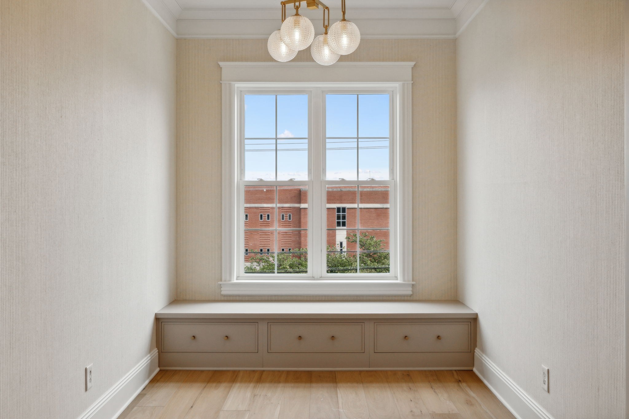 Listing photo id 4 for 8548 115th Avenue