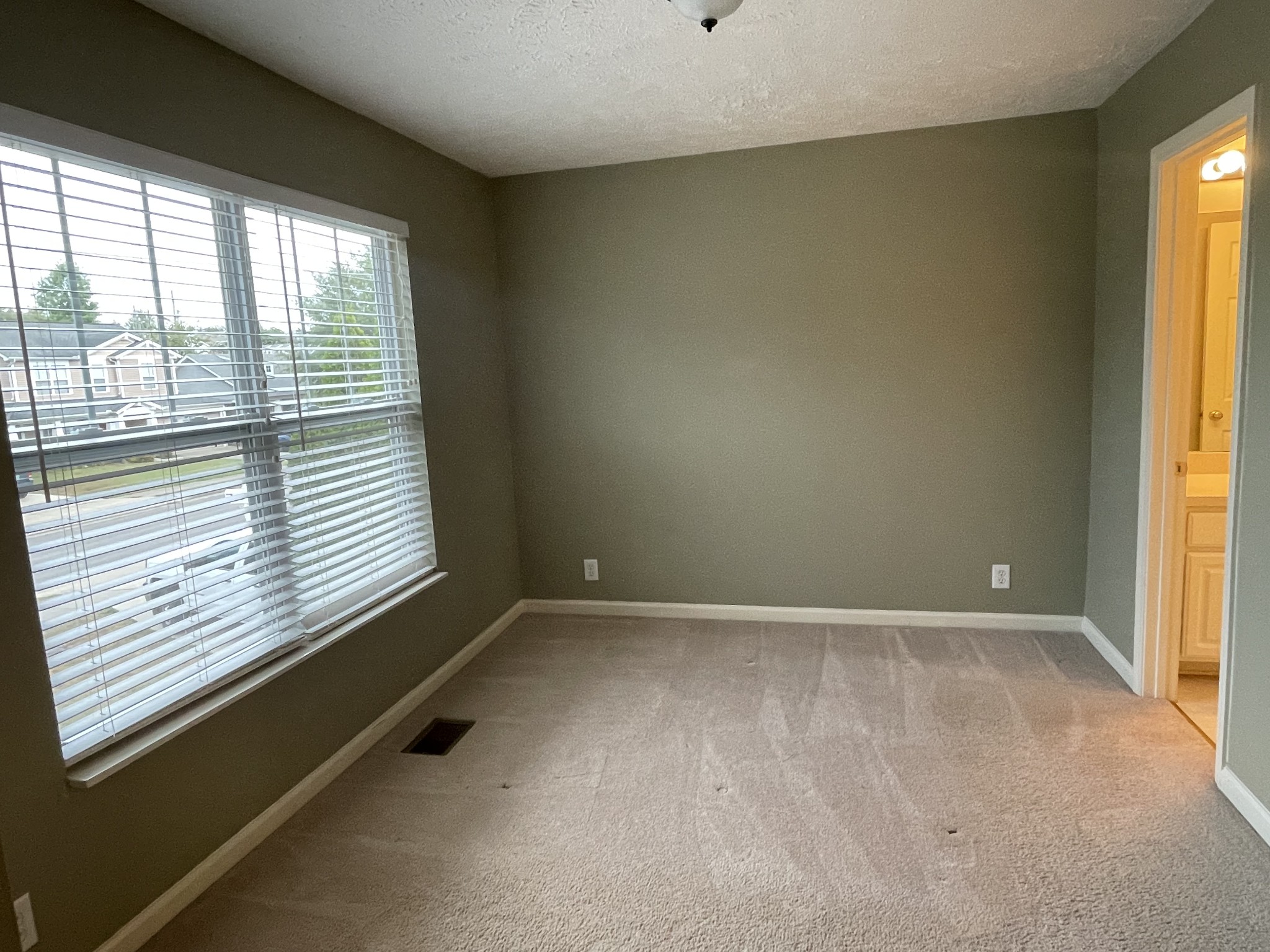 Image 21 of 40 For 426 13th Street