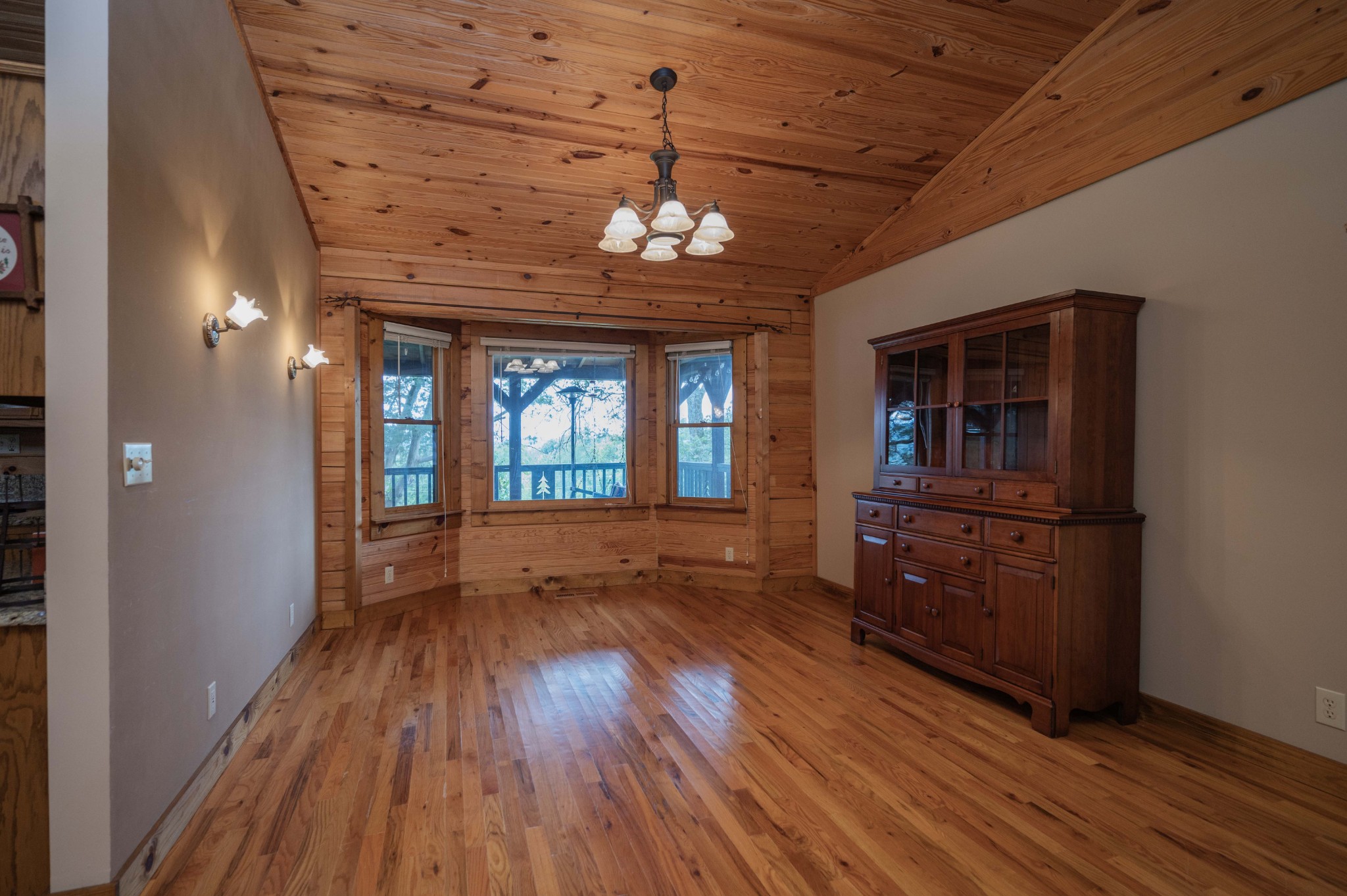 Image 18 of 59 For 9304 Alvada Lane