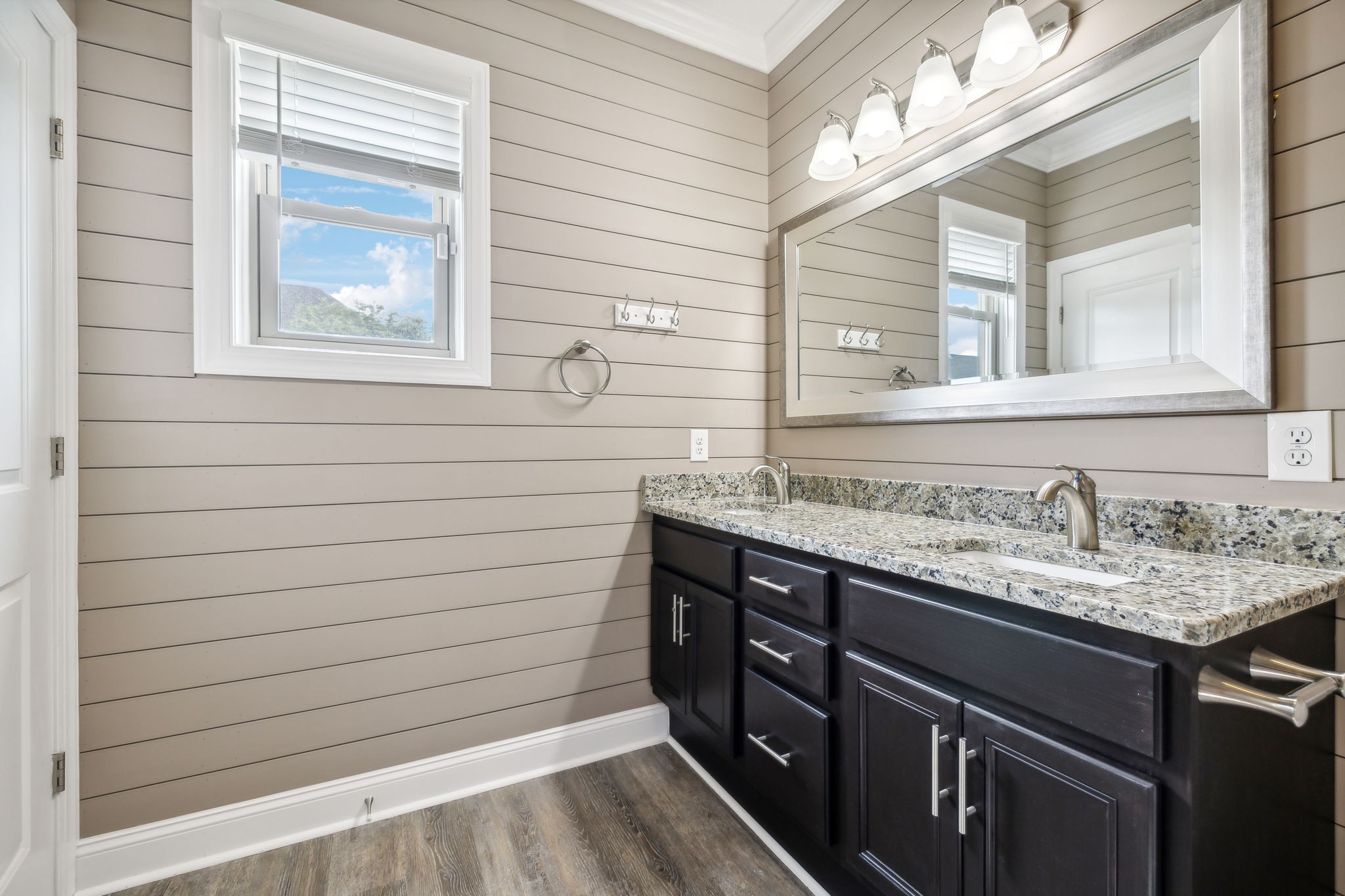 Image 15 of 21 For 10490 162nd Place Road
