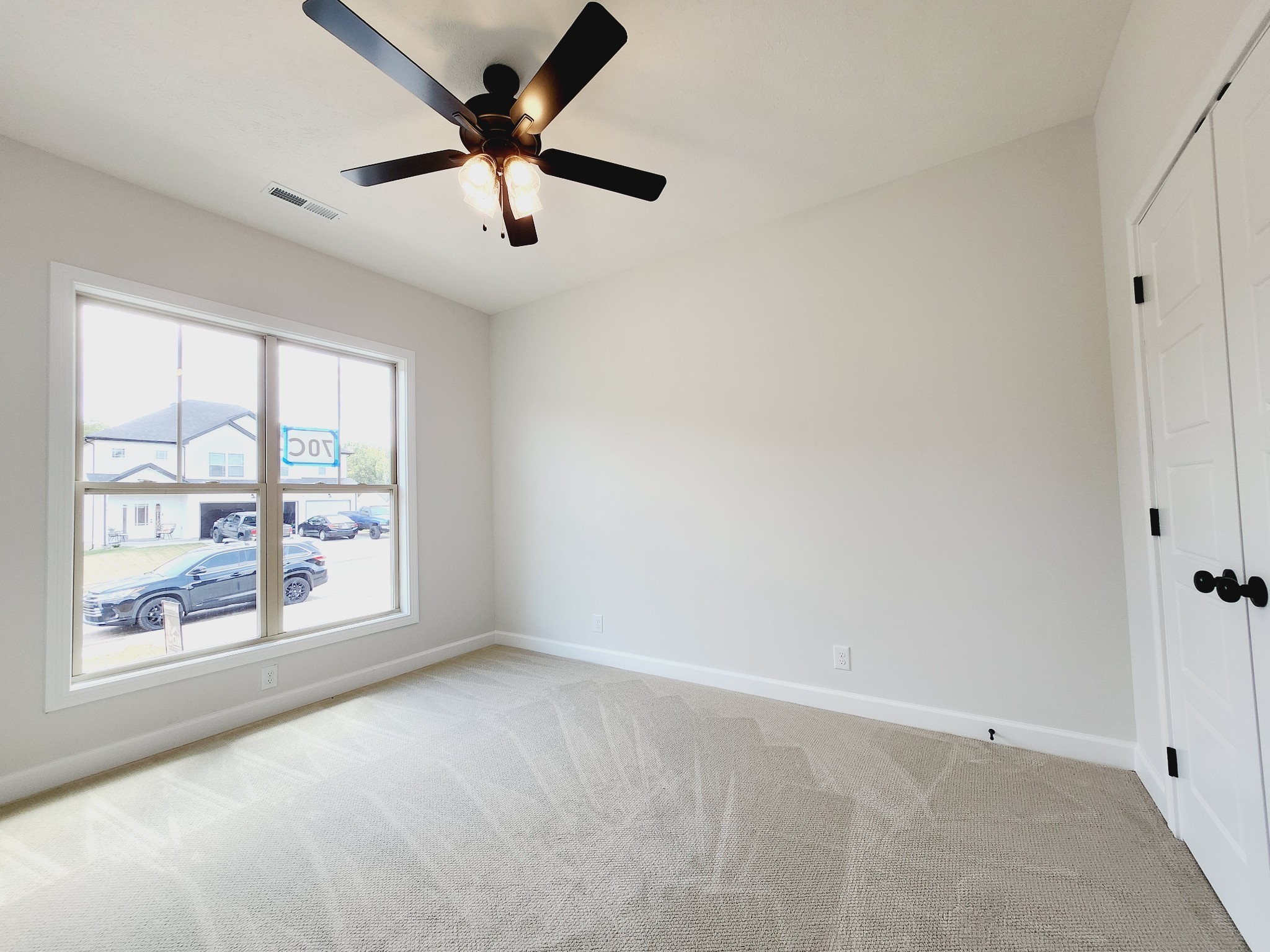 Image 5 of 13 For 428 911 Street