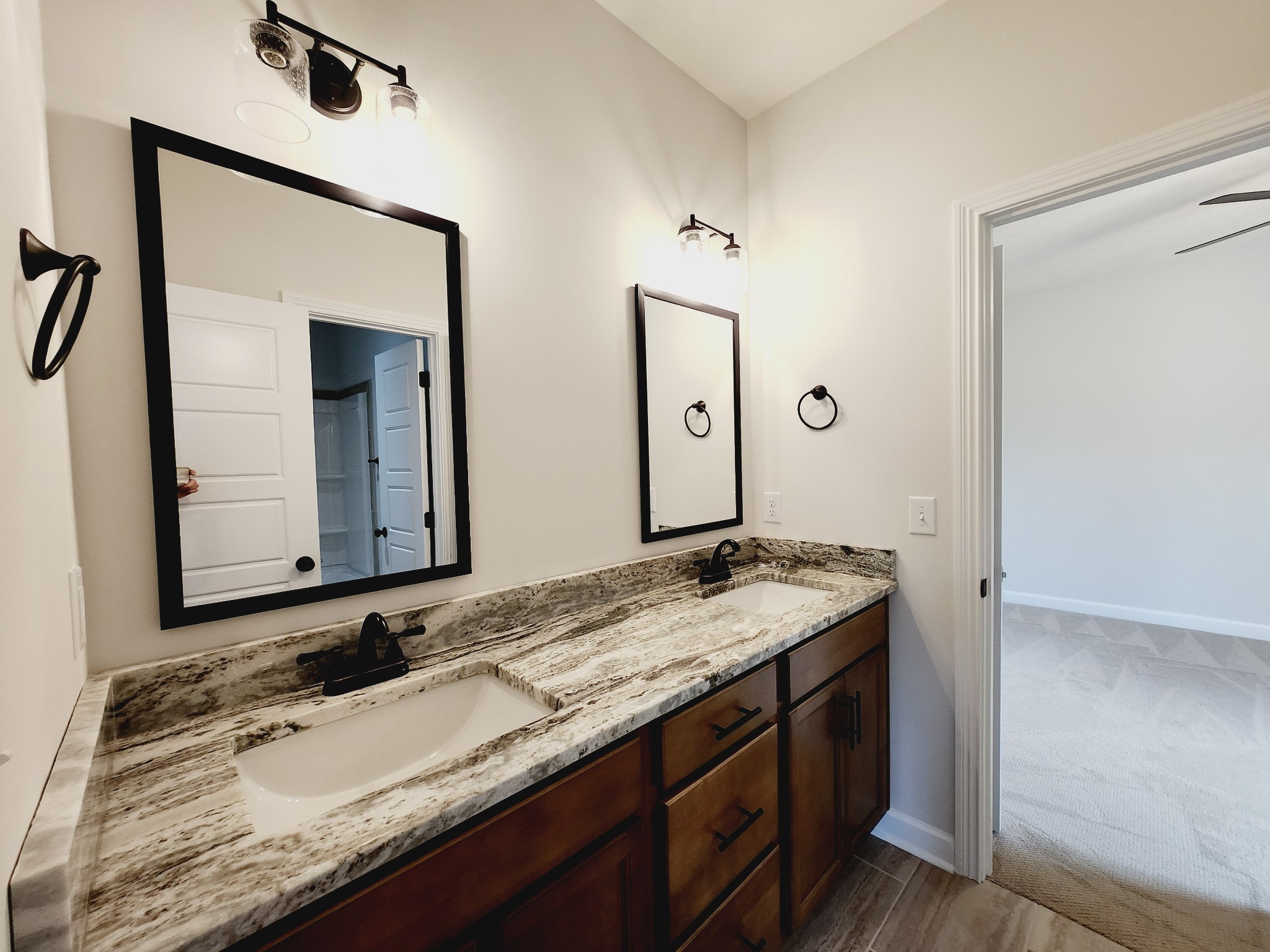 Image 7 of 13 For 428 911 Street