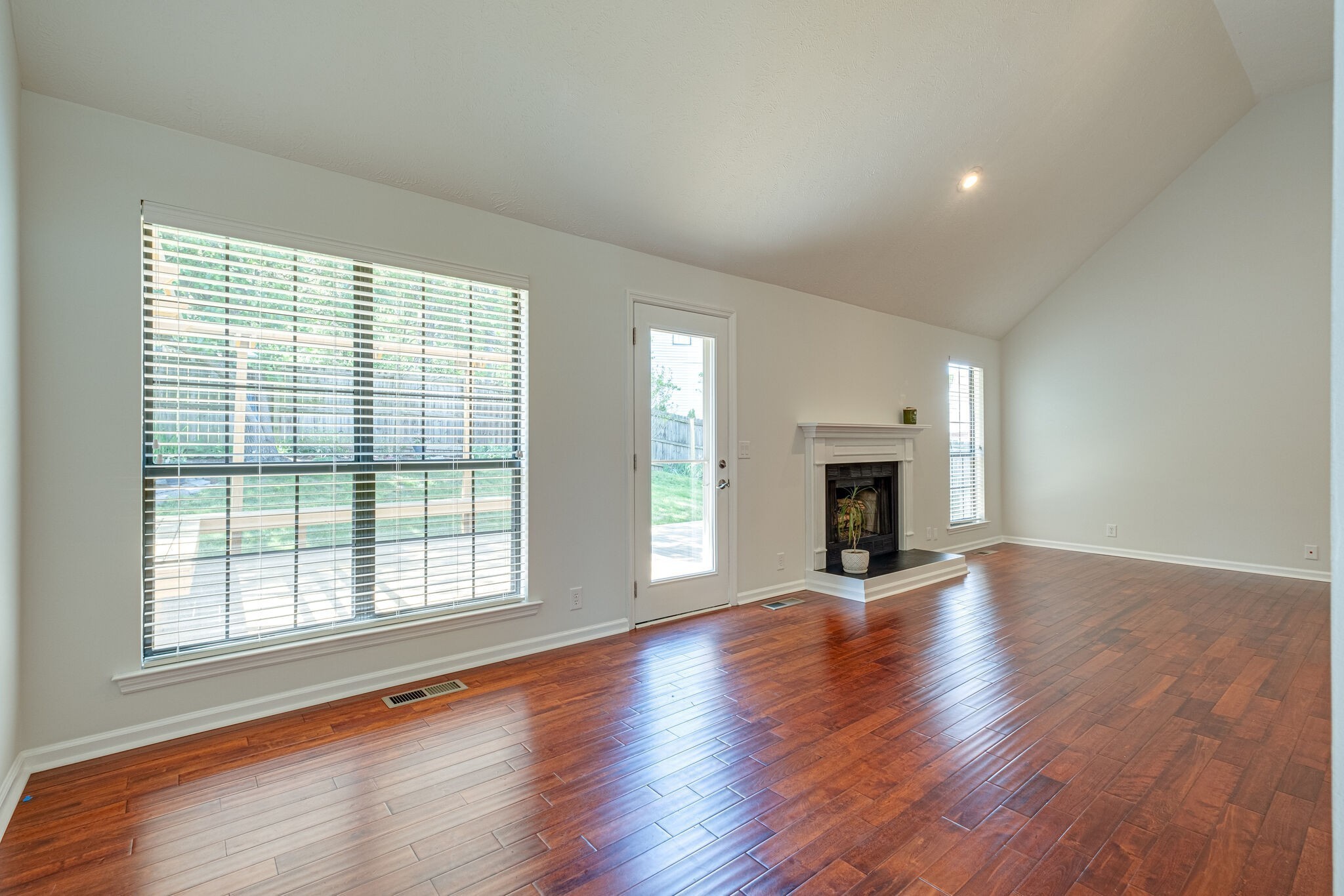 Image 10 of 70 For 4568 76th Court