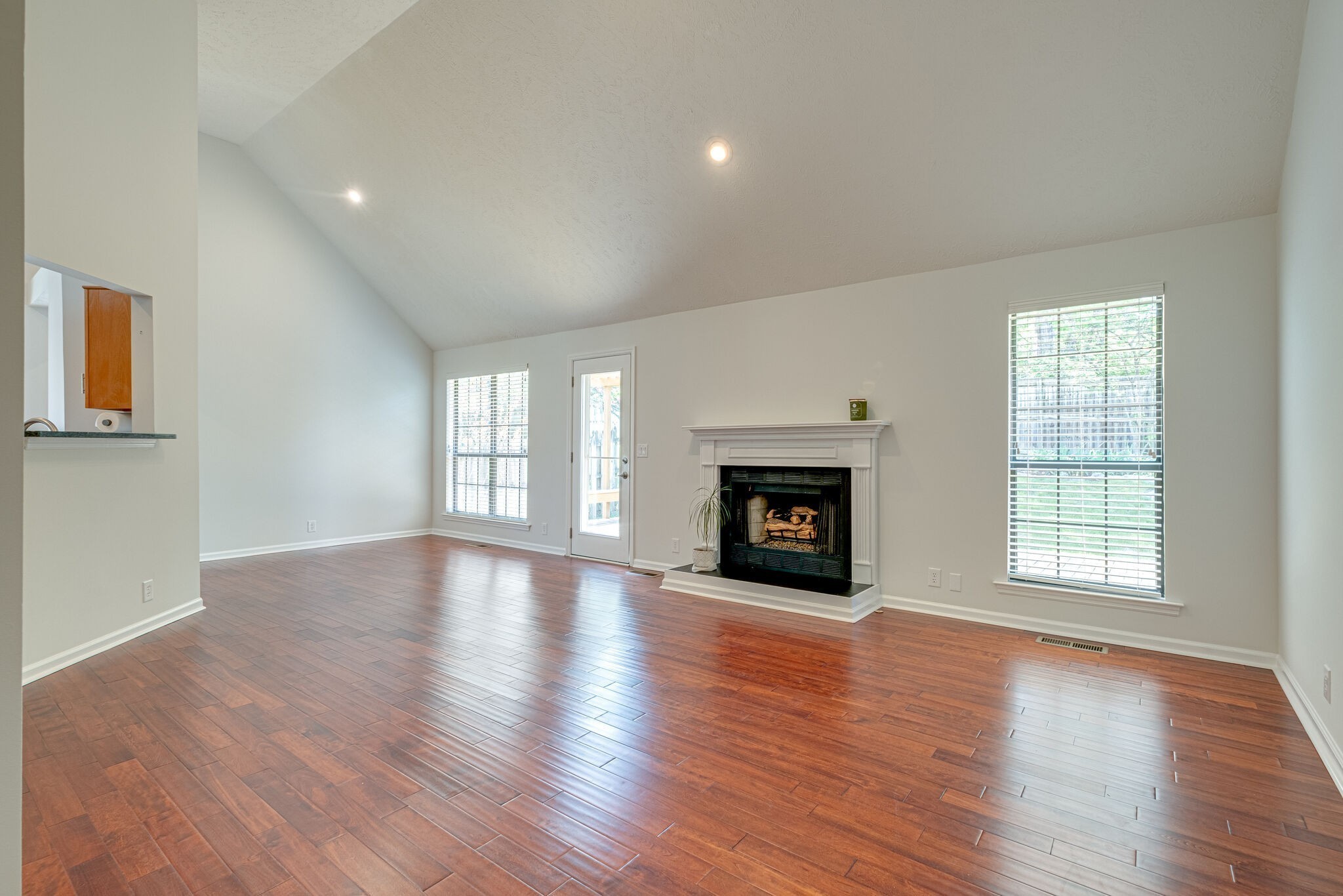 Image 11 of 70 For 4568 76th Court