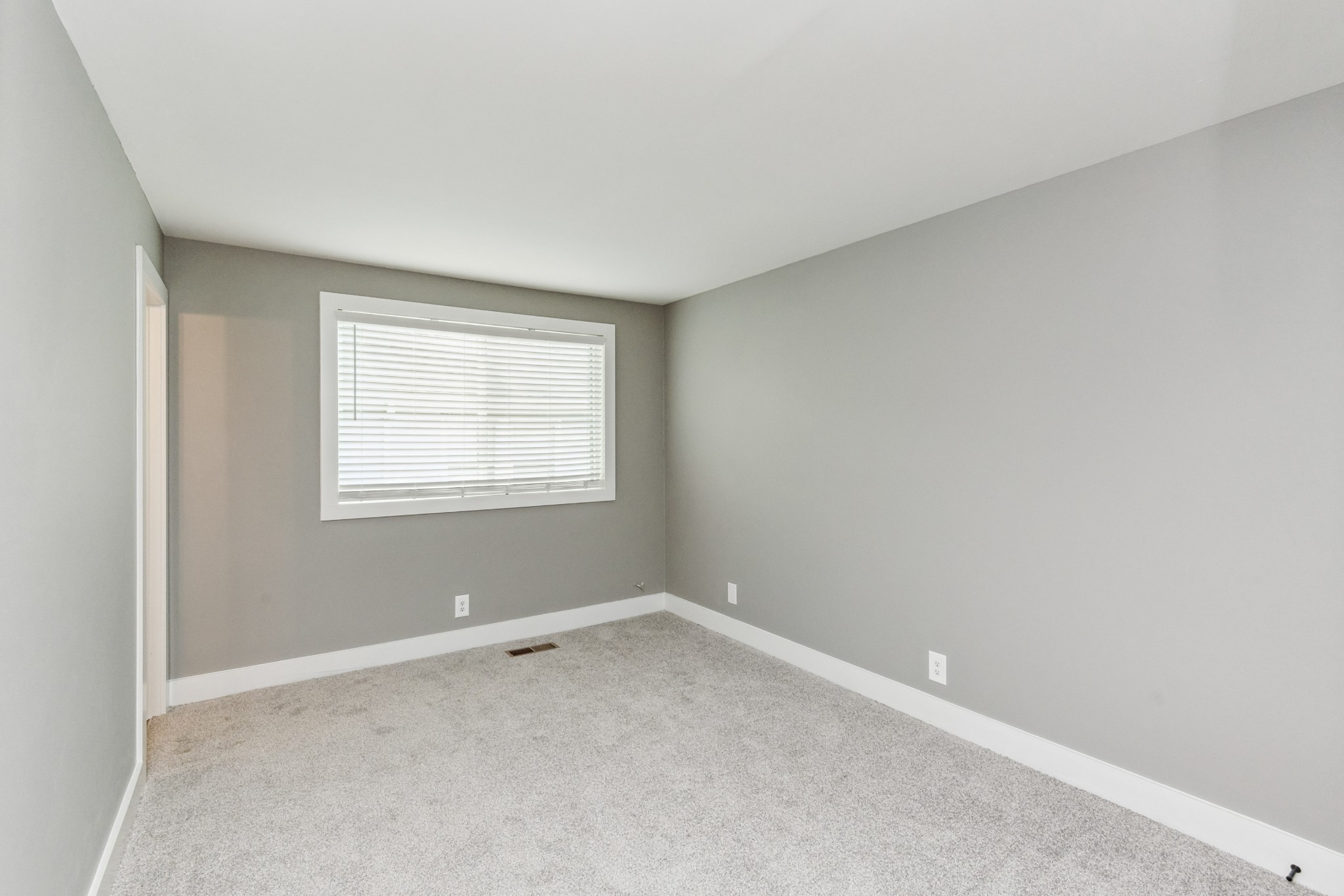 Image 15 of 62 For 12932 41 Place