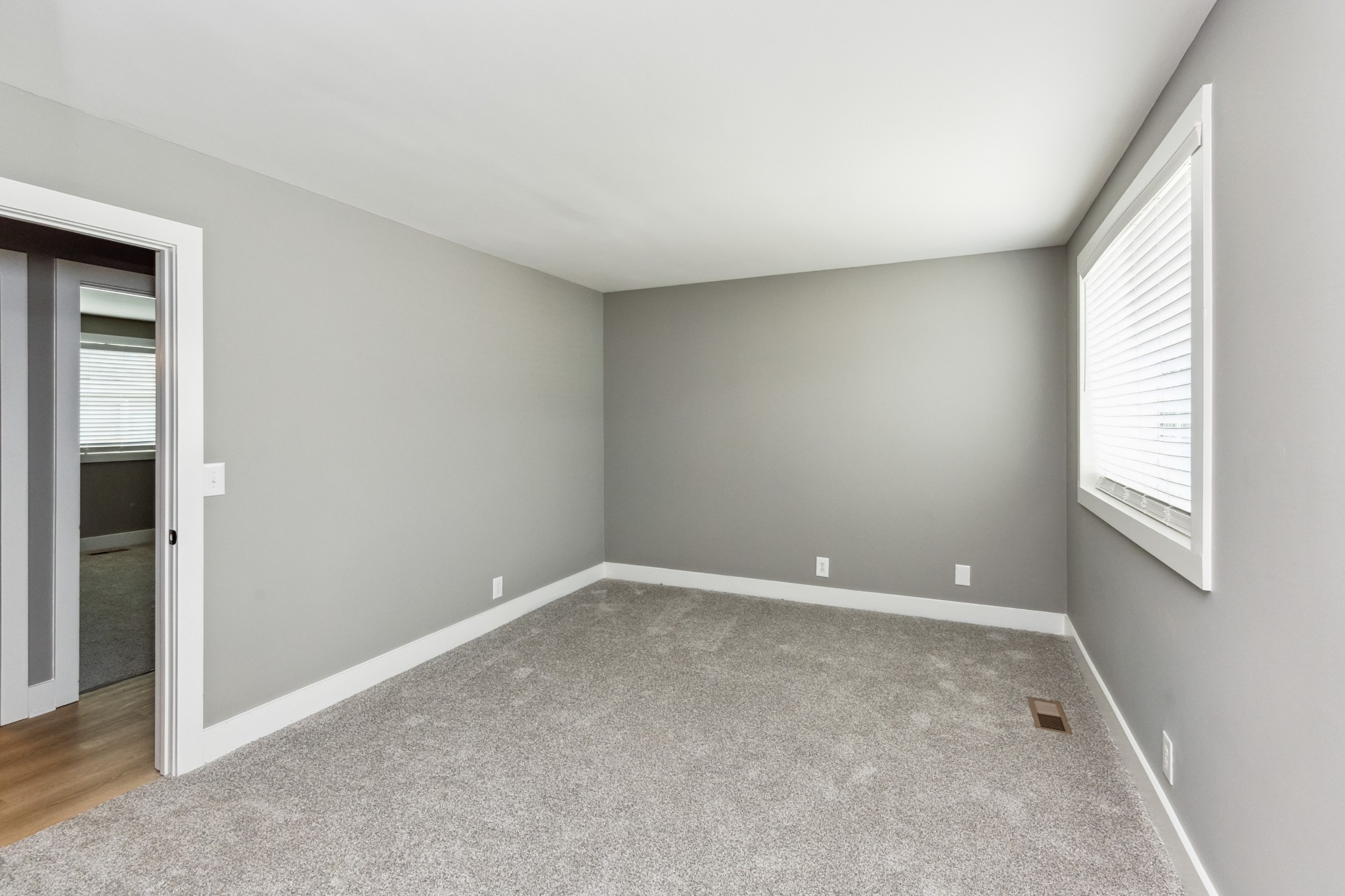 Image 20 of 62 For 12932 41 Place