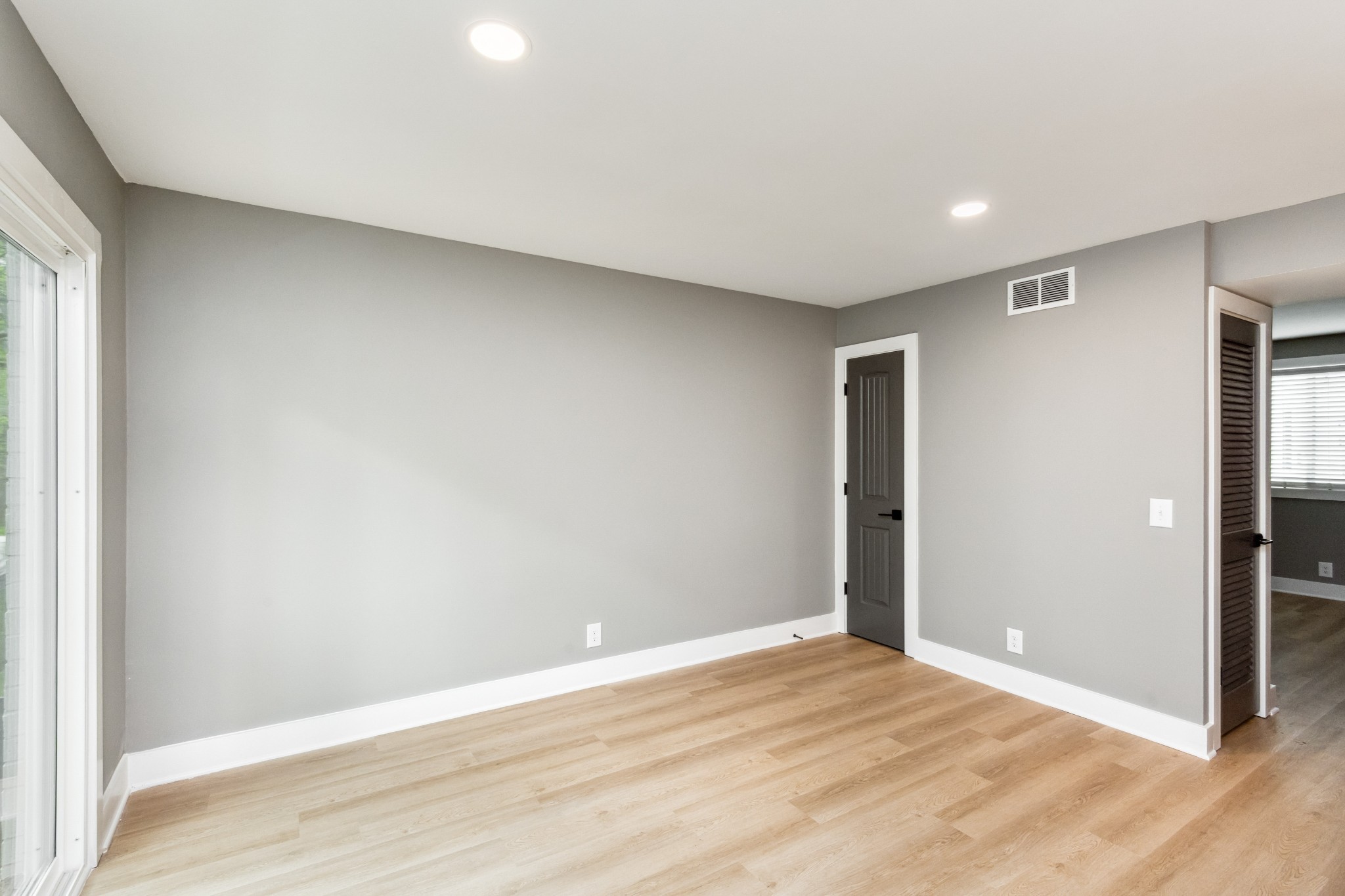 Image 7 of 62 For 12932 41 Place
