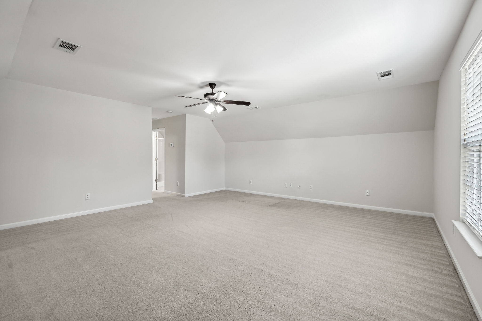 Image 32 of 38 For 11950 100th Street