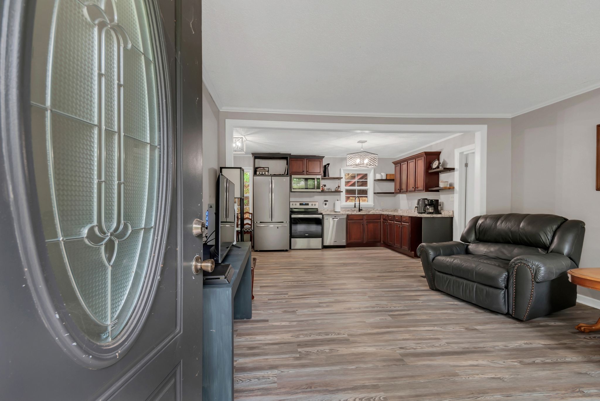 Listing photo id 4 for 5930 Knoxville Lane