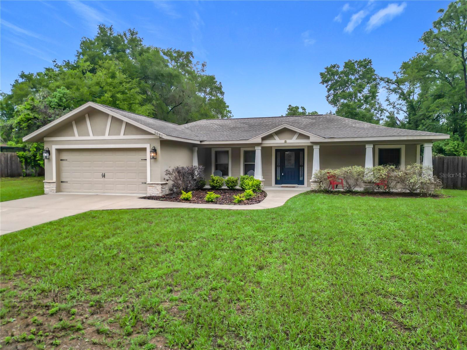 Listing photo id 10 for 5081 Clayre Lane