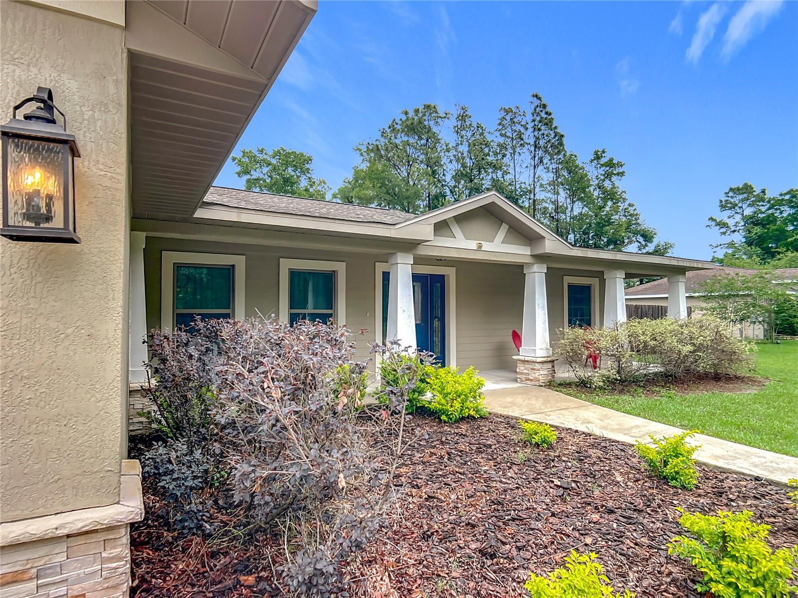 Listing photo id 11 for 5081 Clayre Lane