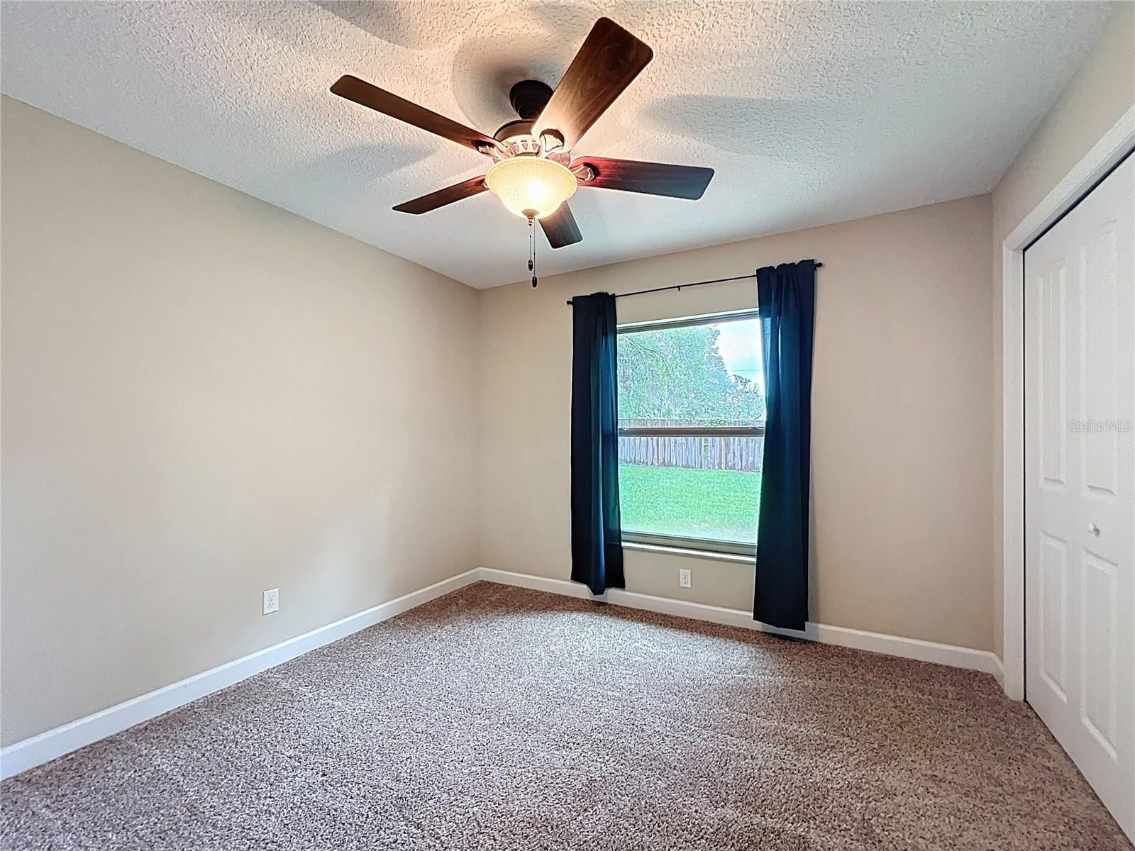 Listing photo id 35 for 5081 Clayre Lane