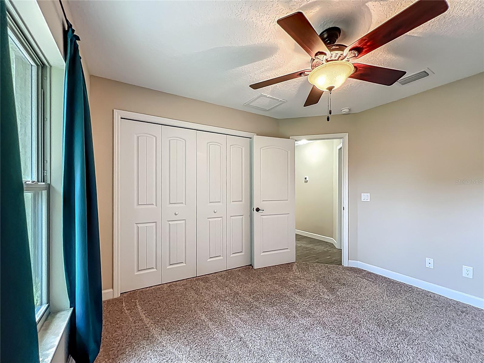 Listing photo id 37 for 5081 Clayre Lane