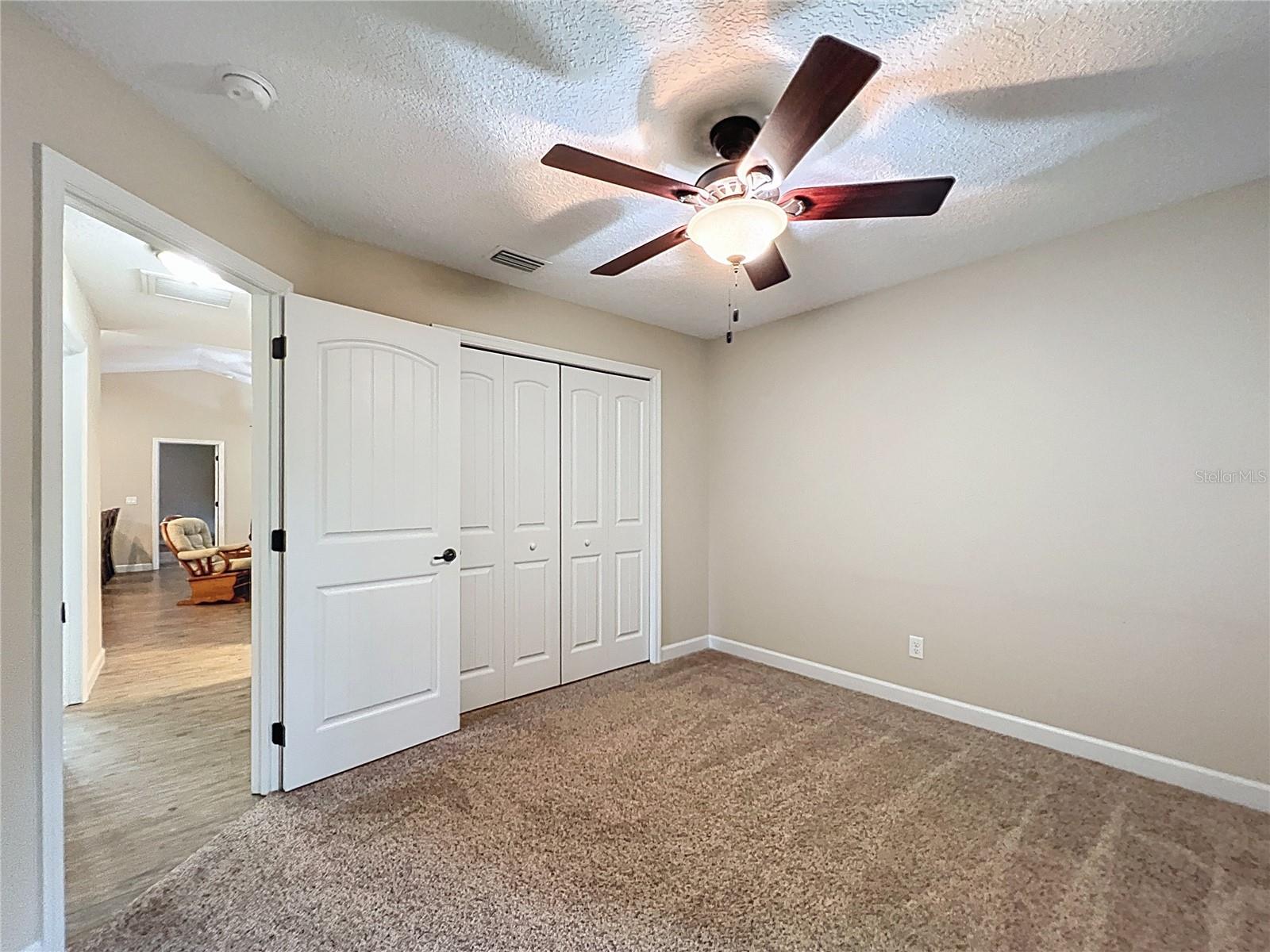 Listing photo id 41 for 5081 Clayre Lane