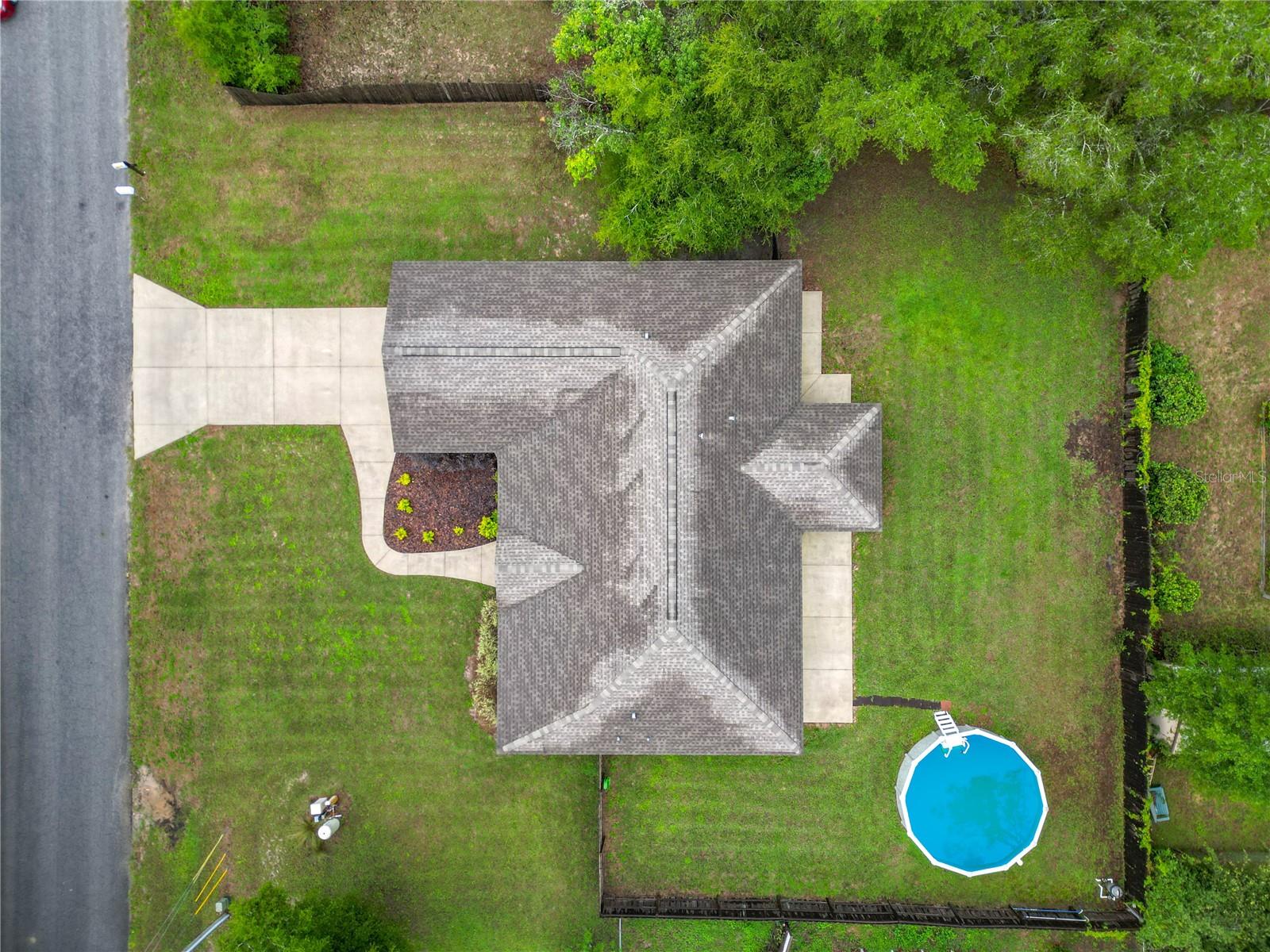 Listing photo id 55 for 5081 Clayre Lane