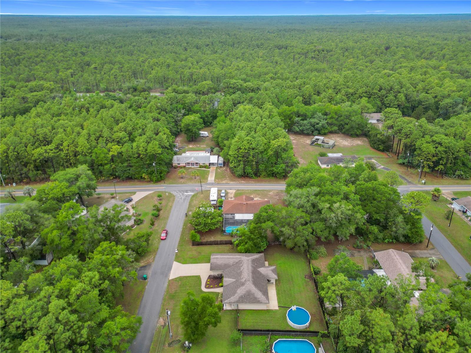 Listing photo id 56 for 5081 Clayre Lane