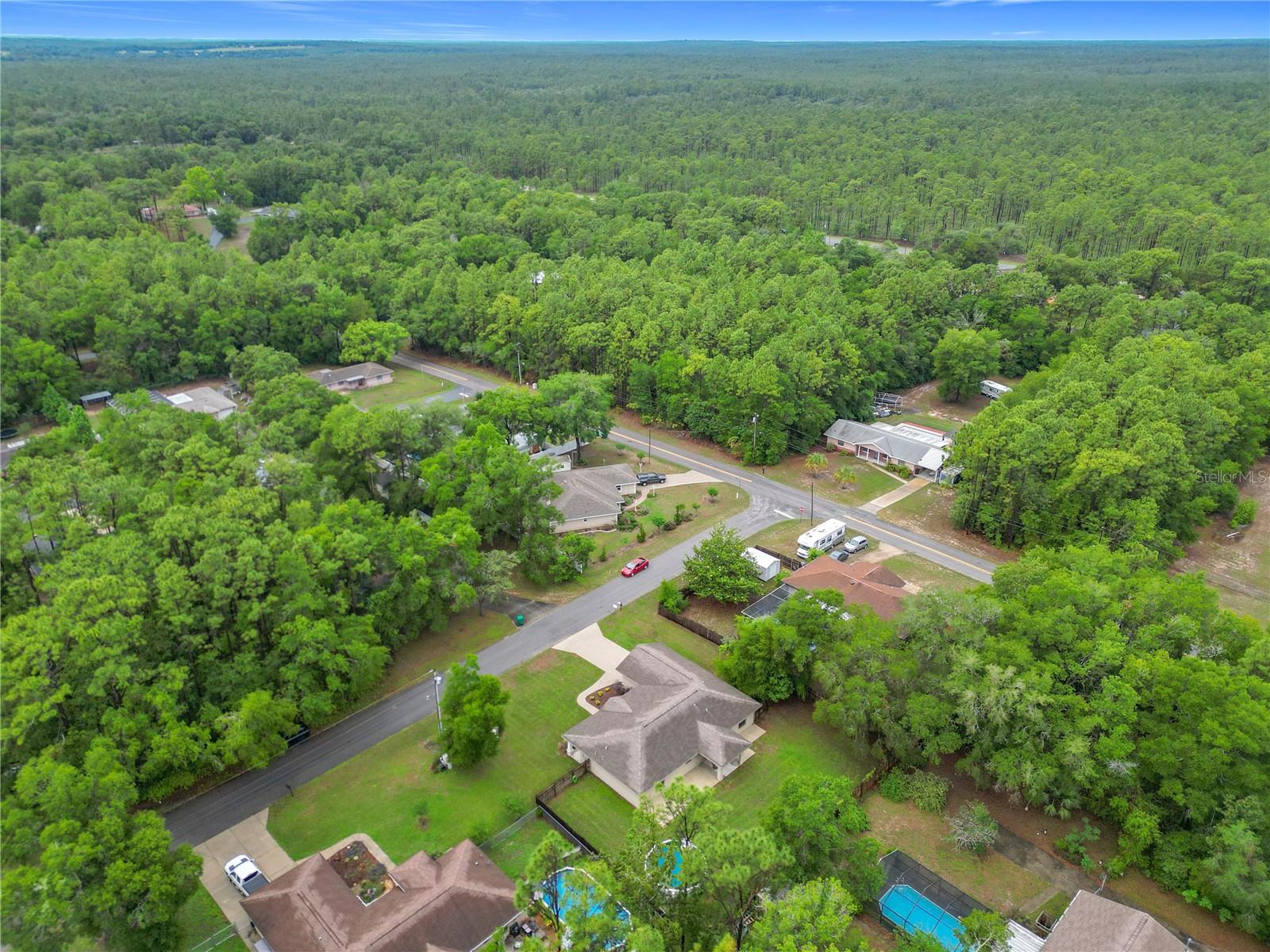 Listing photo id 57 for 5081 Clayre Lane