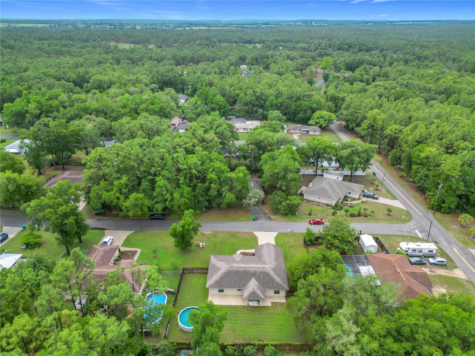 Listing photo id 59 for 5081 Clayre Lane