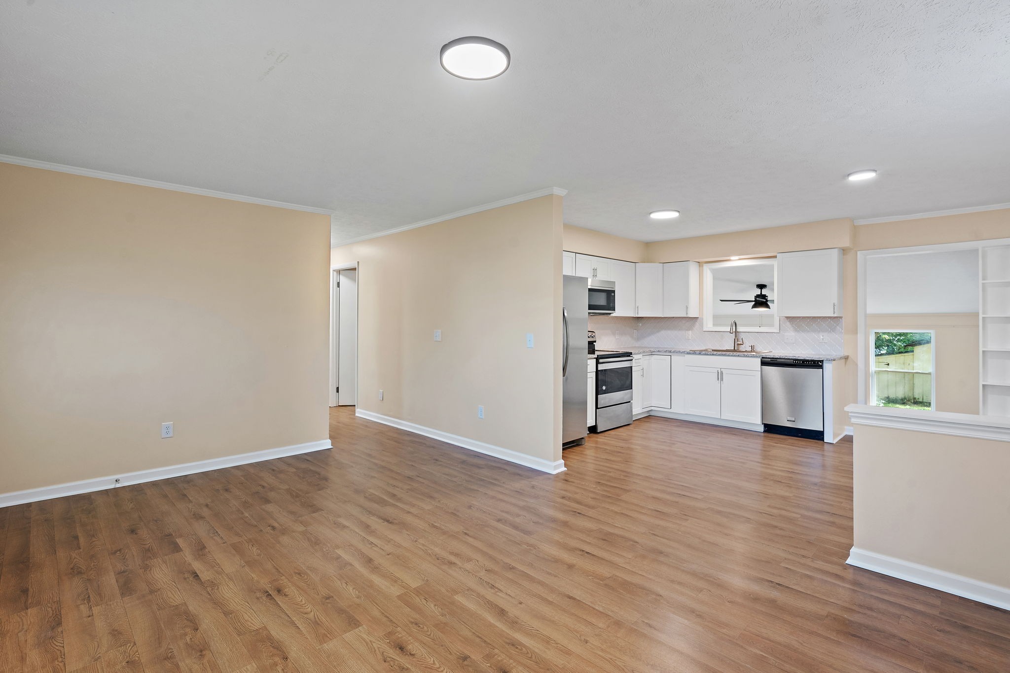 Image 6 of 35 For 6436 44th Court