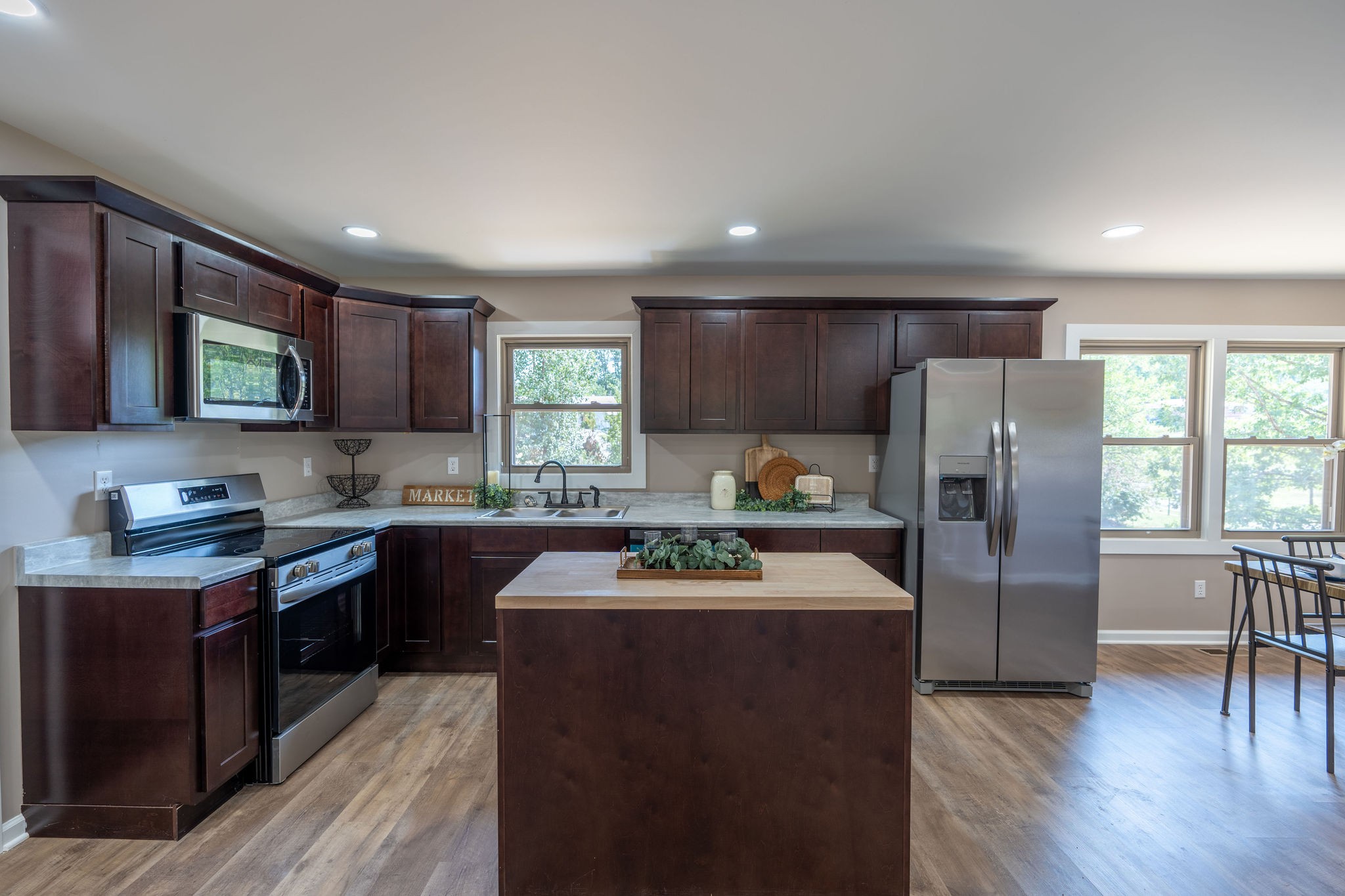 Image 12 of 42 For 808 Overlook Grove Drive