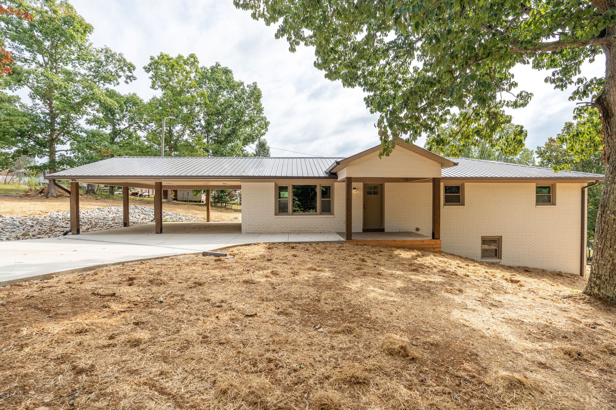 Image 3 of 42 For 808 Overlook Grove Drive