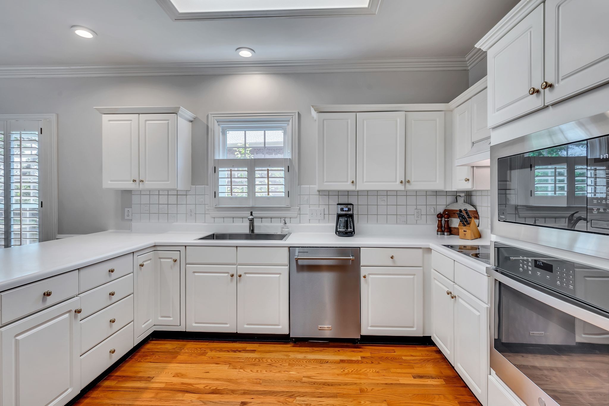 Image 12 of 45 For 3909 8th Street