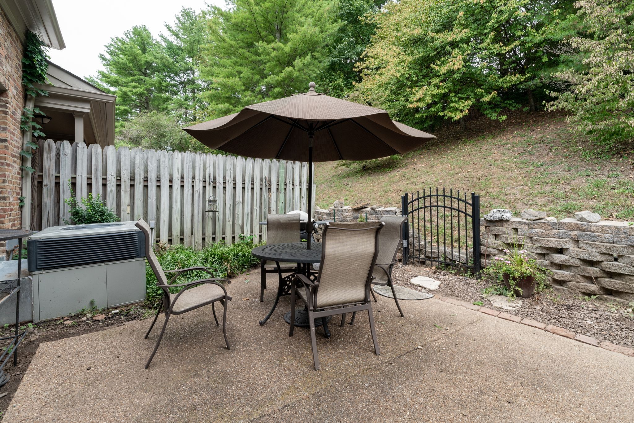 Image 13 of 37 For 11590 52nd Street