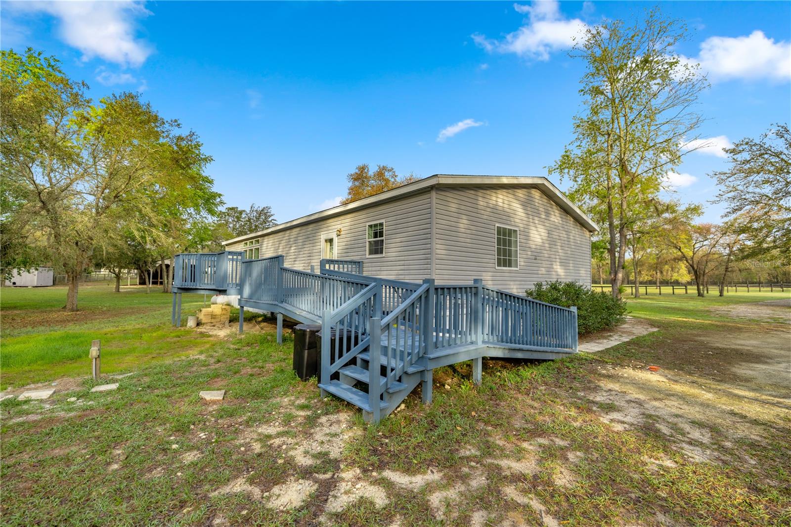 Image 23 of 37 For 11590 52nd Street