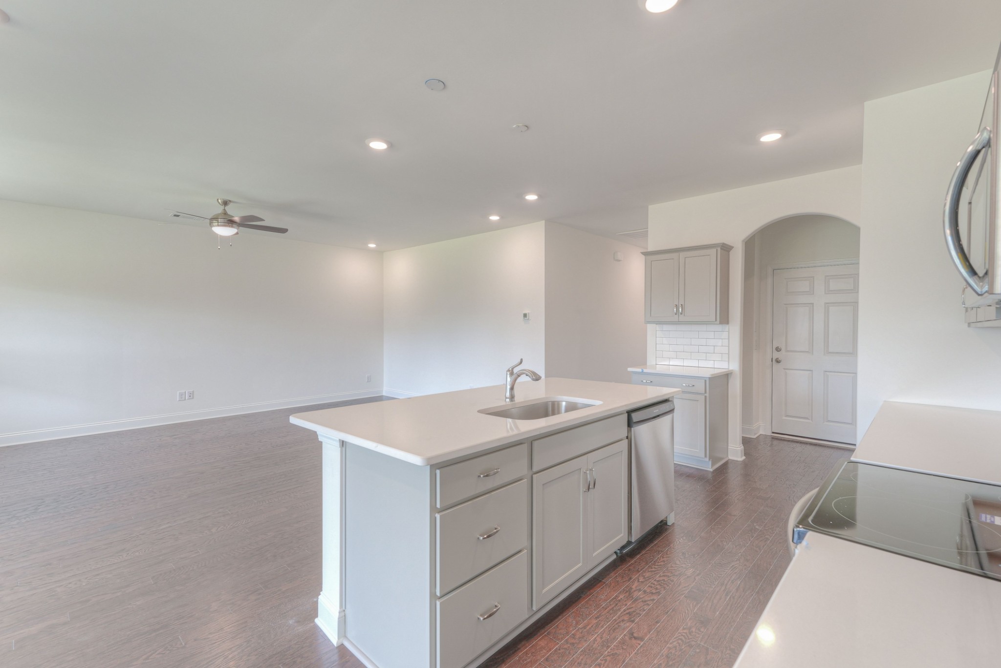 Image 11 of 12 For 3106 Silver Palm Drive