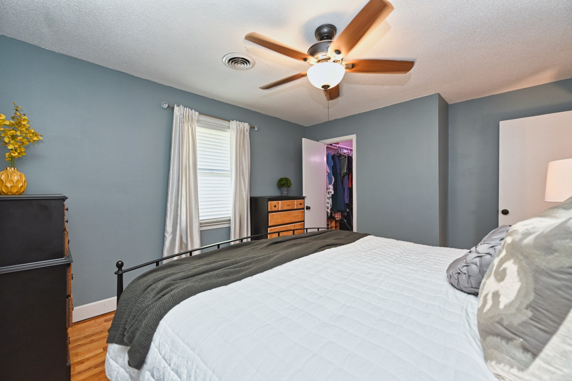 Image 11 of 51 For 907 Trifu Terrace