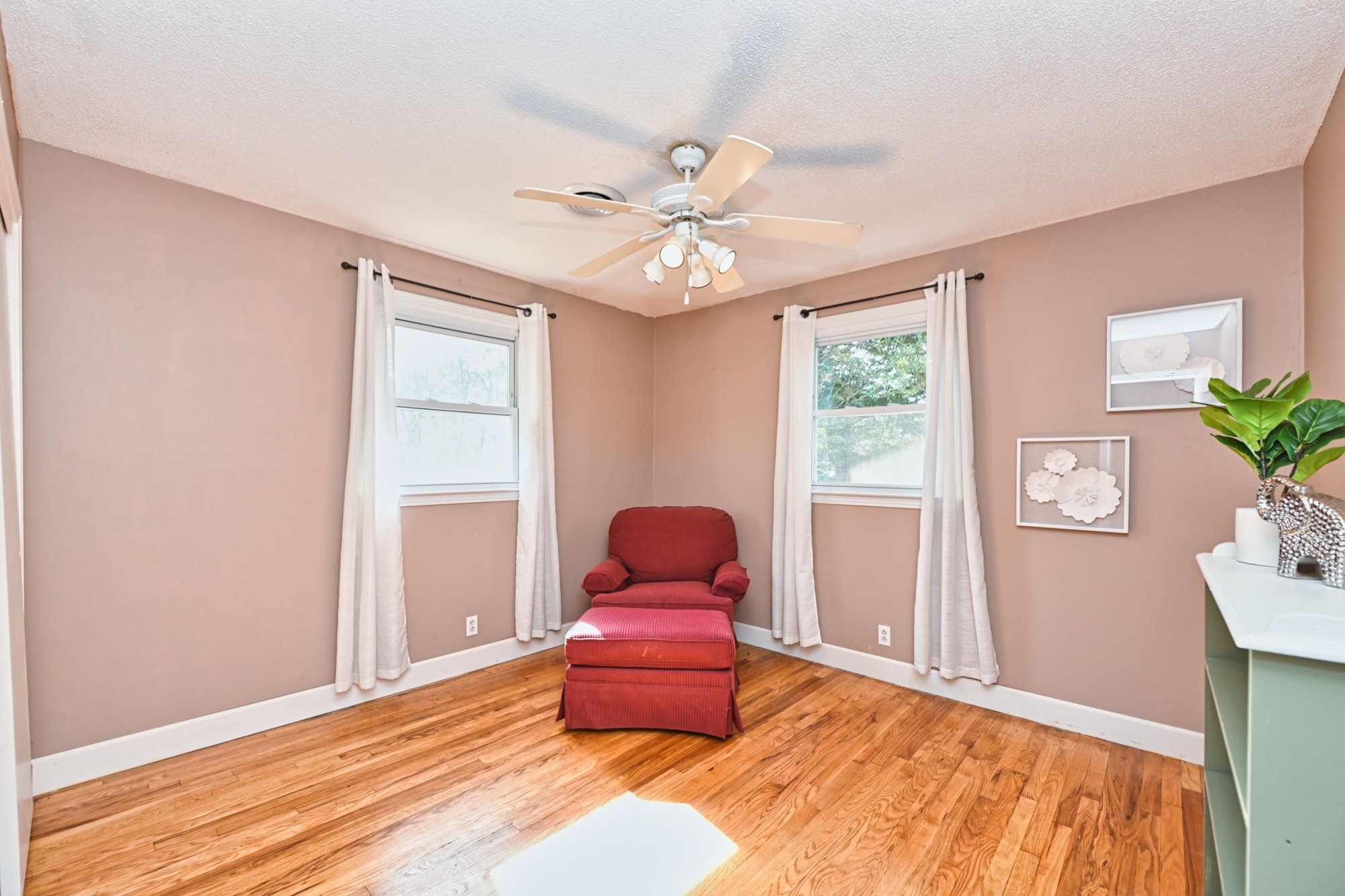 Image 12 of 51 For 907 Trifu Terrace
