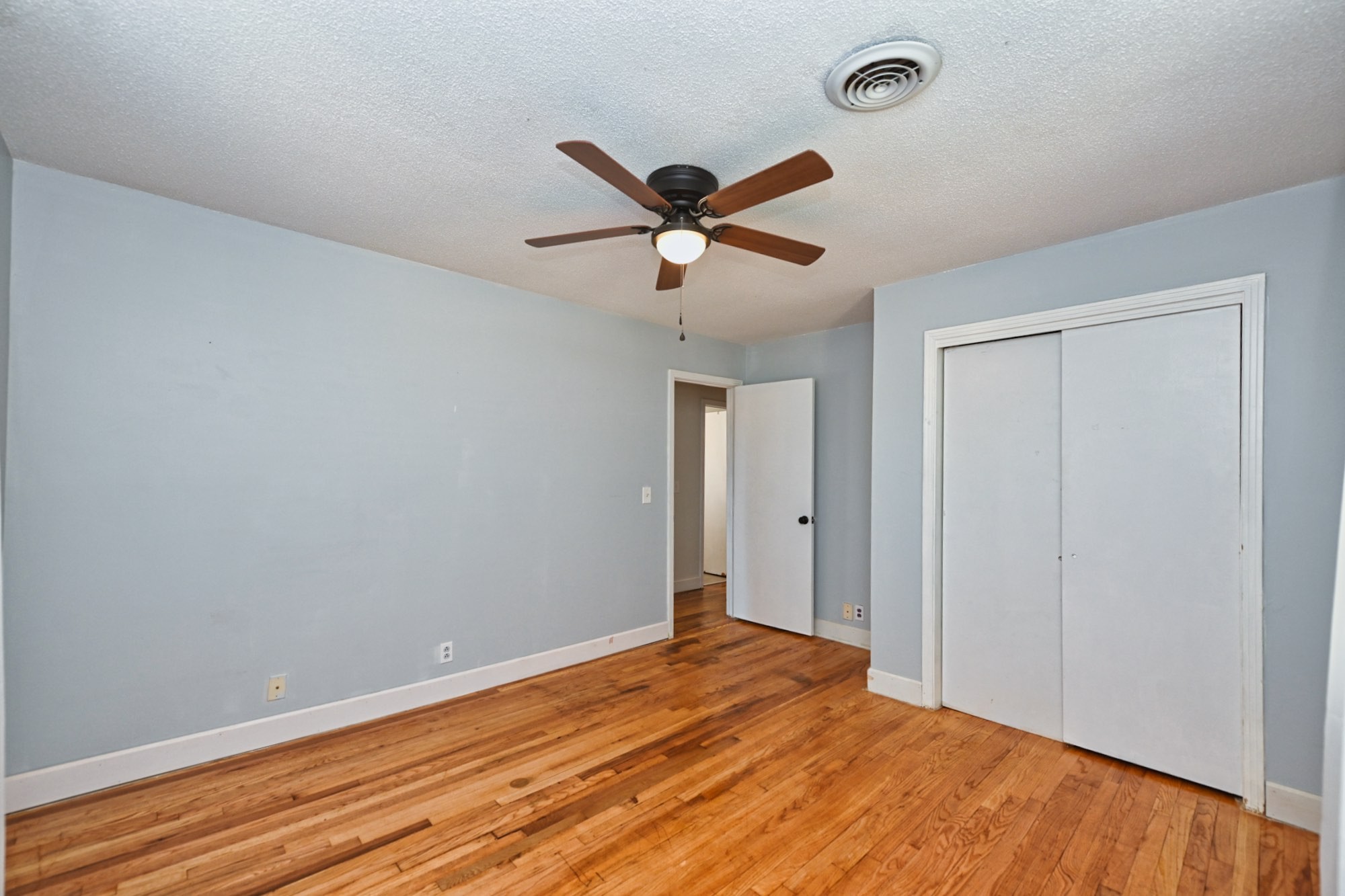Image 15 of 51 For 907 Trifu Terrace
