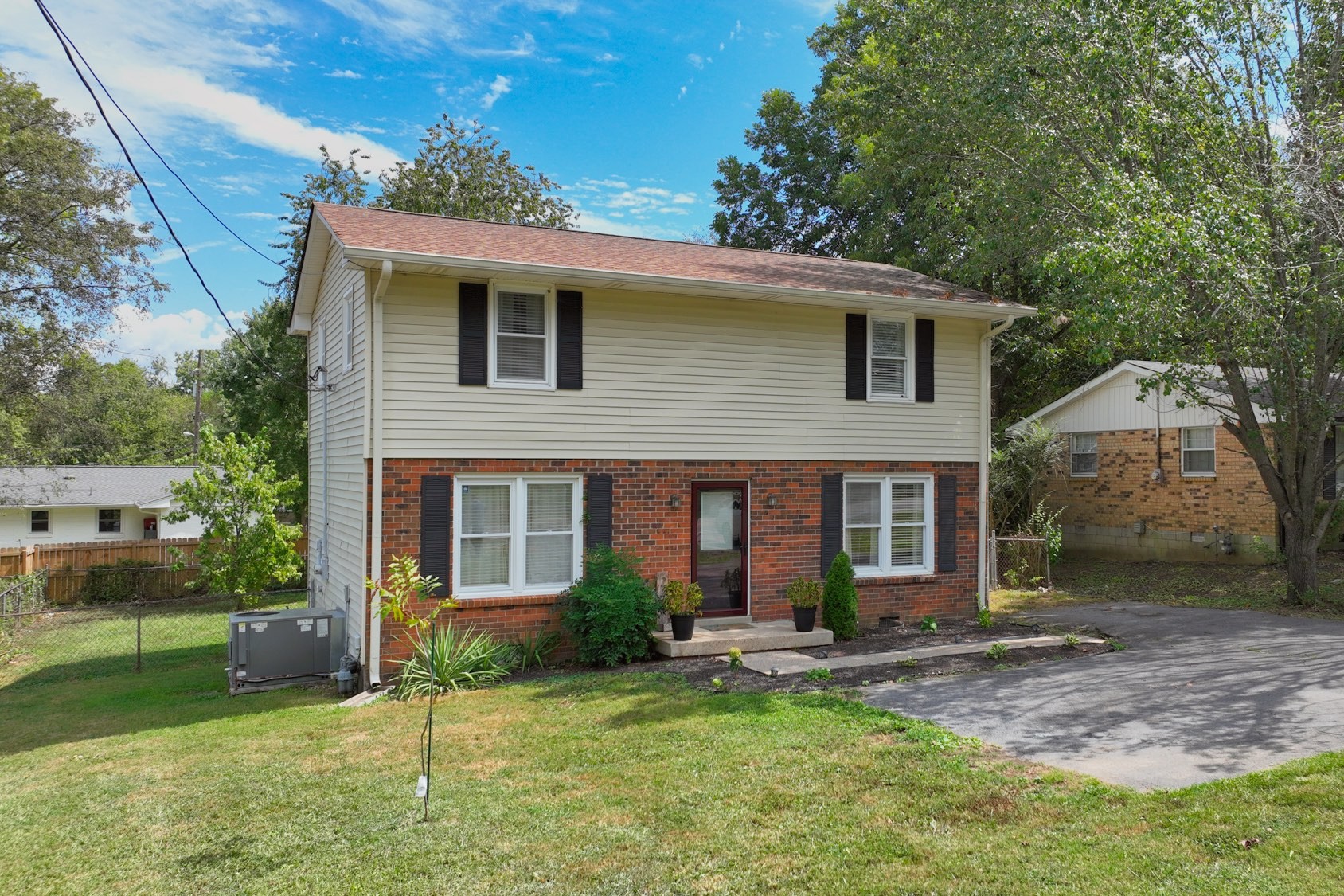 Image 2 of 51 For 907 Trifu Terrace