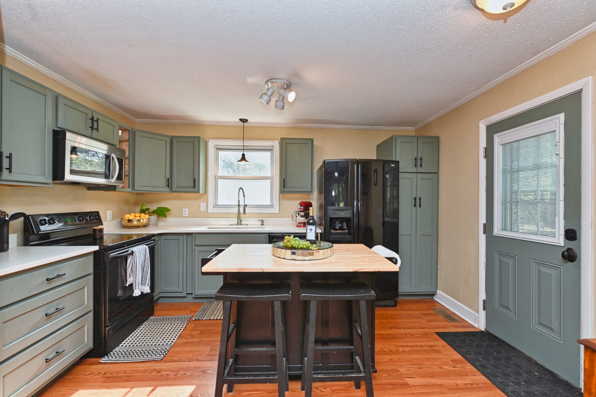 Image 4 of 51 For 907 Trifu Terrace