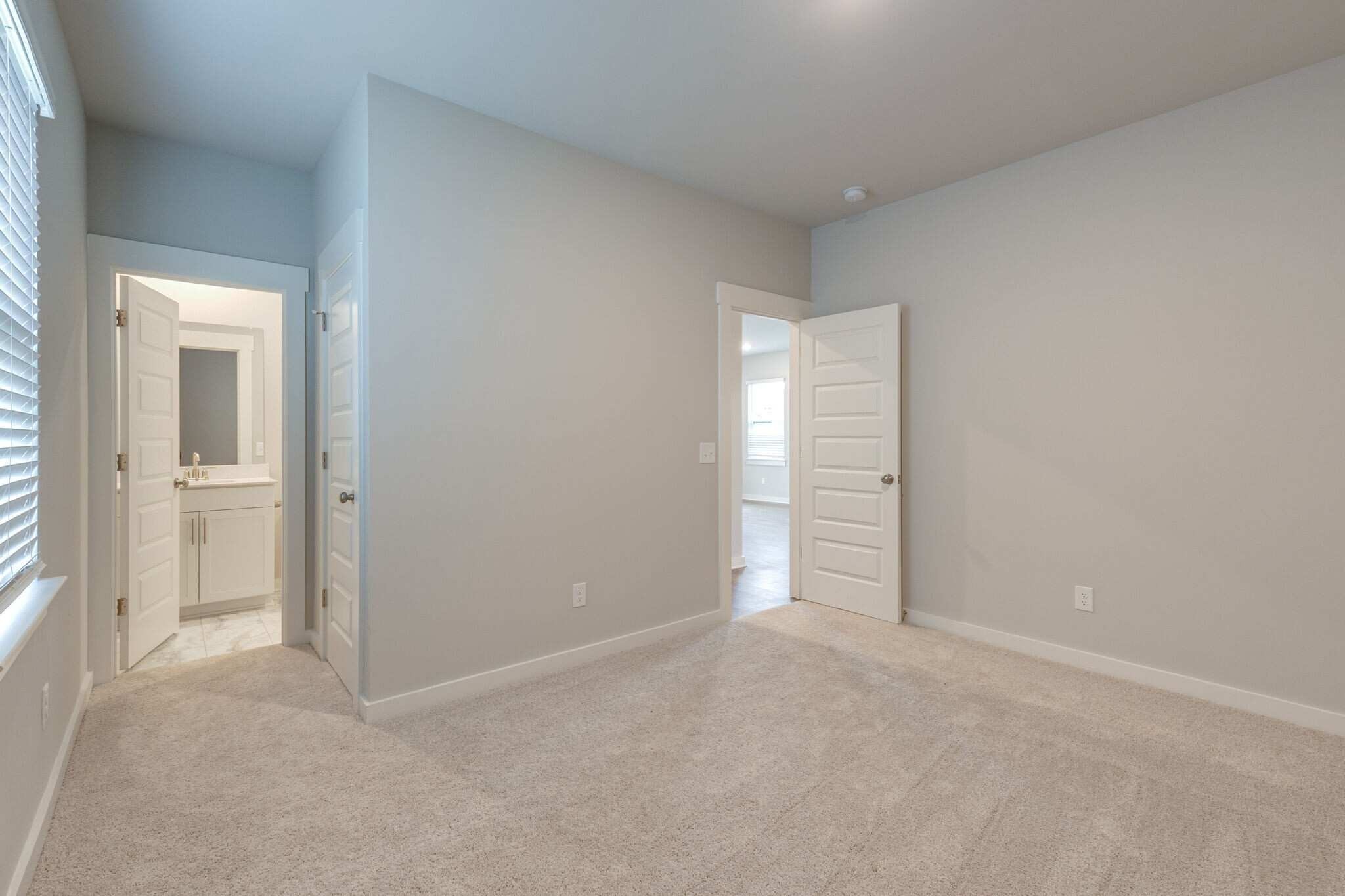 Image 5 of 28 For 5603 Mcdowell Lane