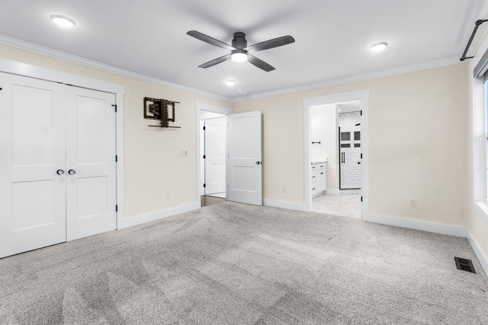 Image 17 of 44 For 11732 91st Circle