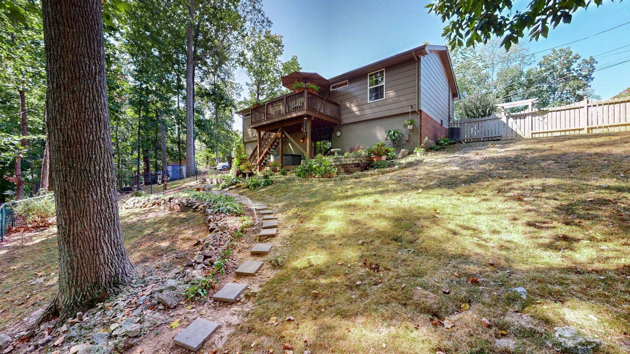 Image 7 of 30 For 835 Rosemary Point
