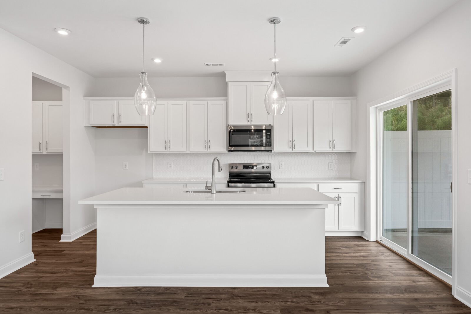 Image 13 of 25 For 5389 65th Street