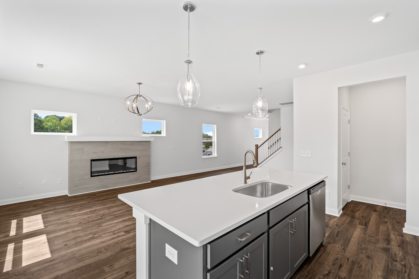 Image 18 of 25 For 5389 65th Street