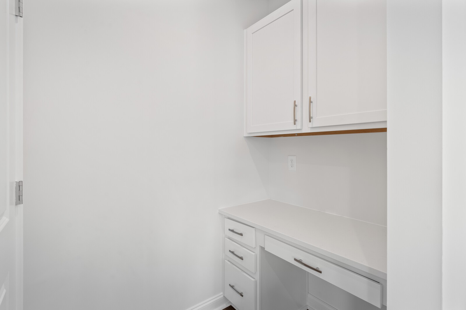 Image 19 of 25 For 5389 65th Street