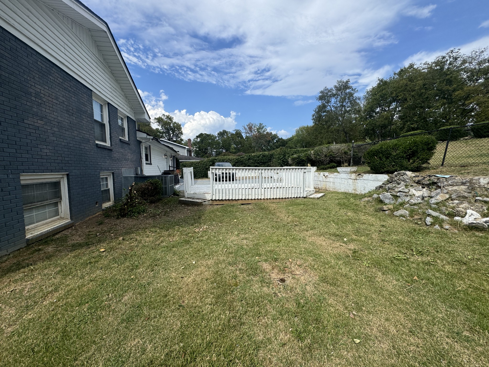 Image 20 of 24 For 546 Midway Drive B