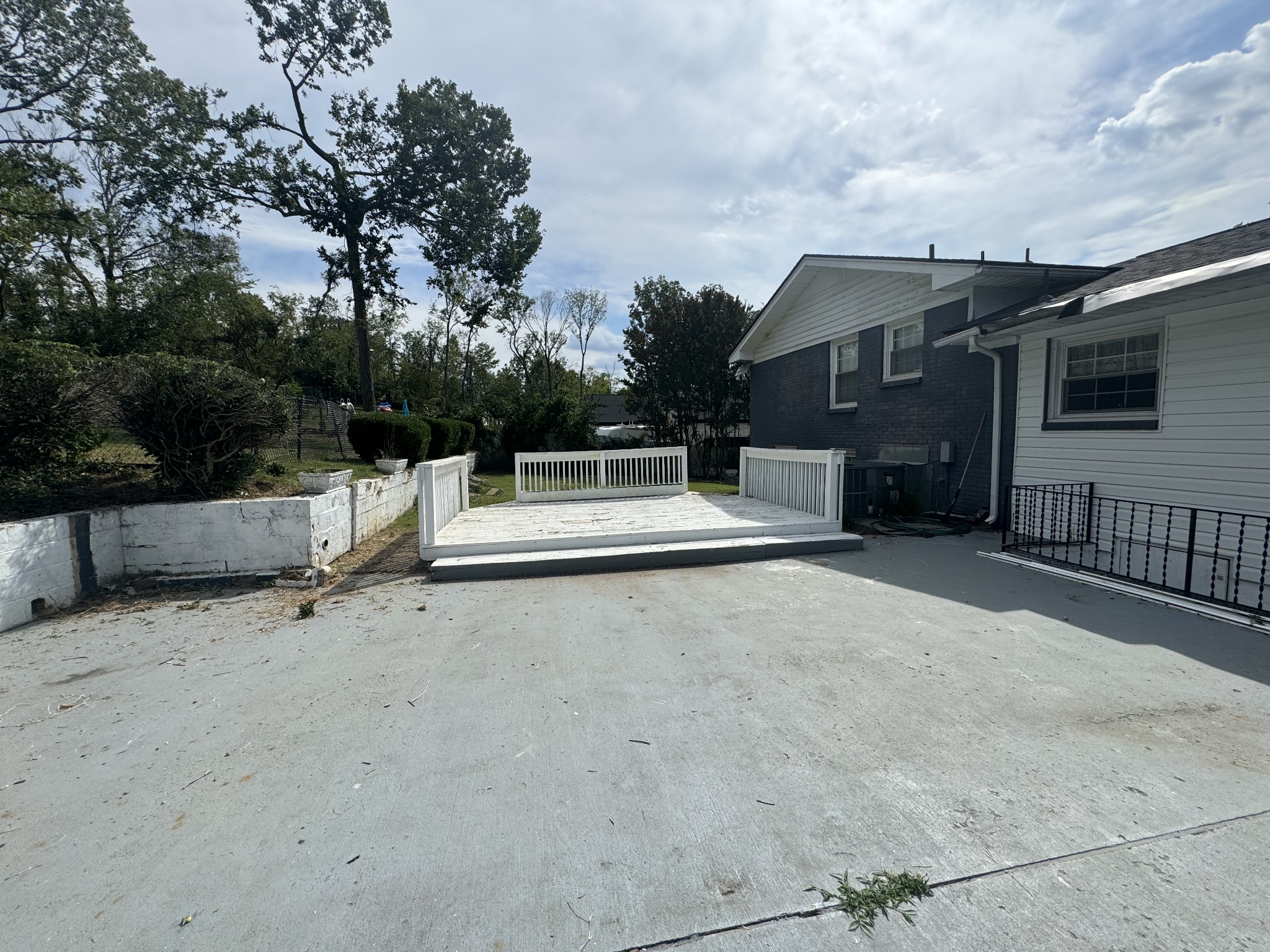 Image 8 of 24 For 546 Midway Drive B