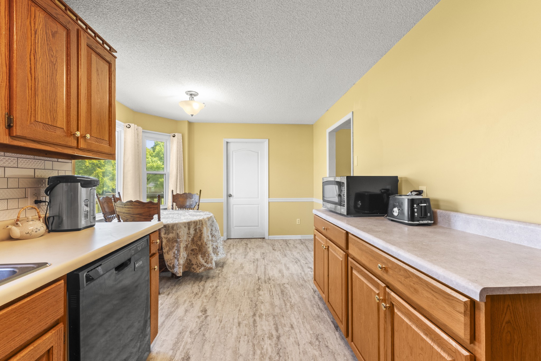 Listing photo id 15 for 4746 88th Lane