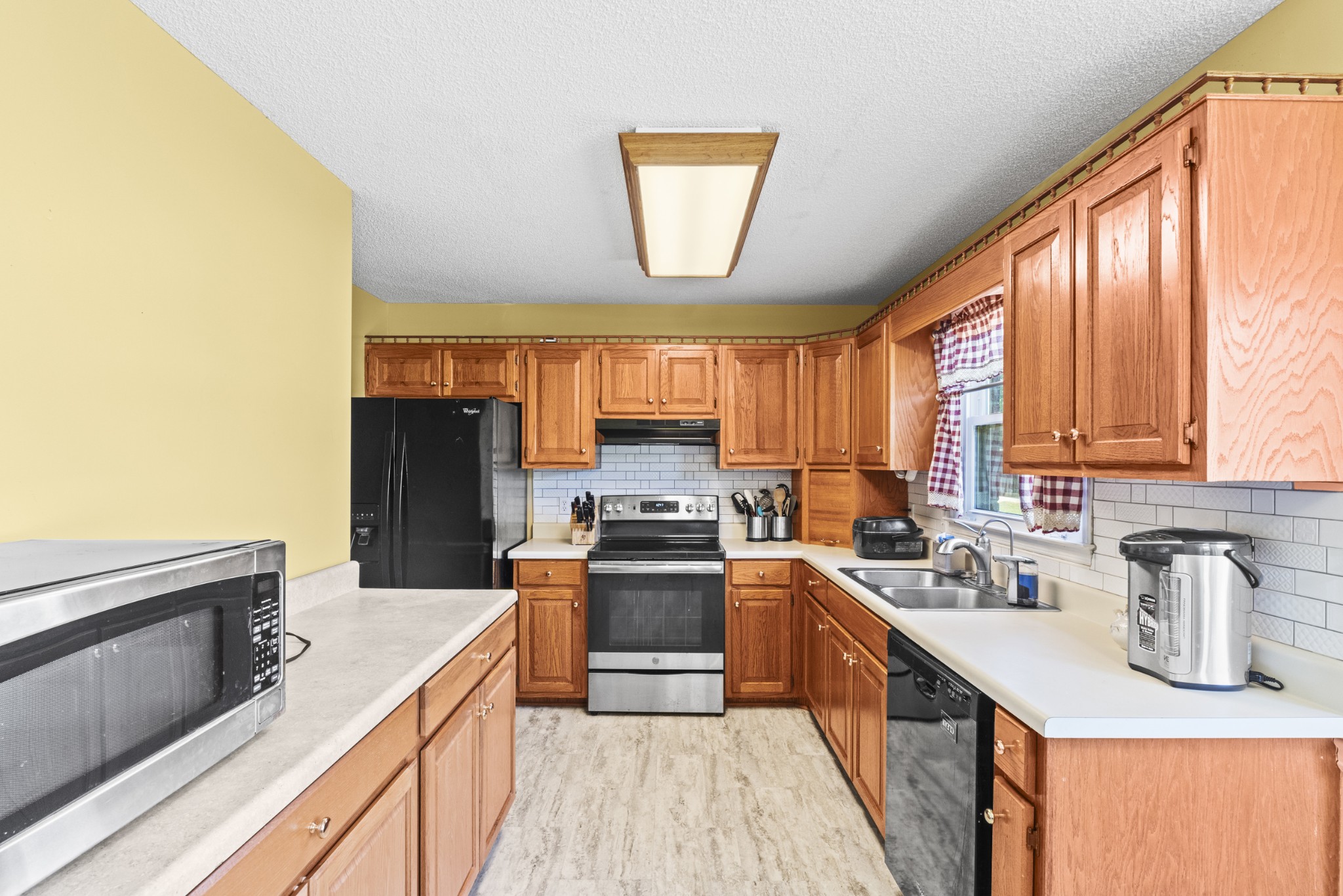 Listing photo id 16 for 4746 88th Lane