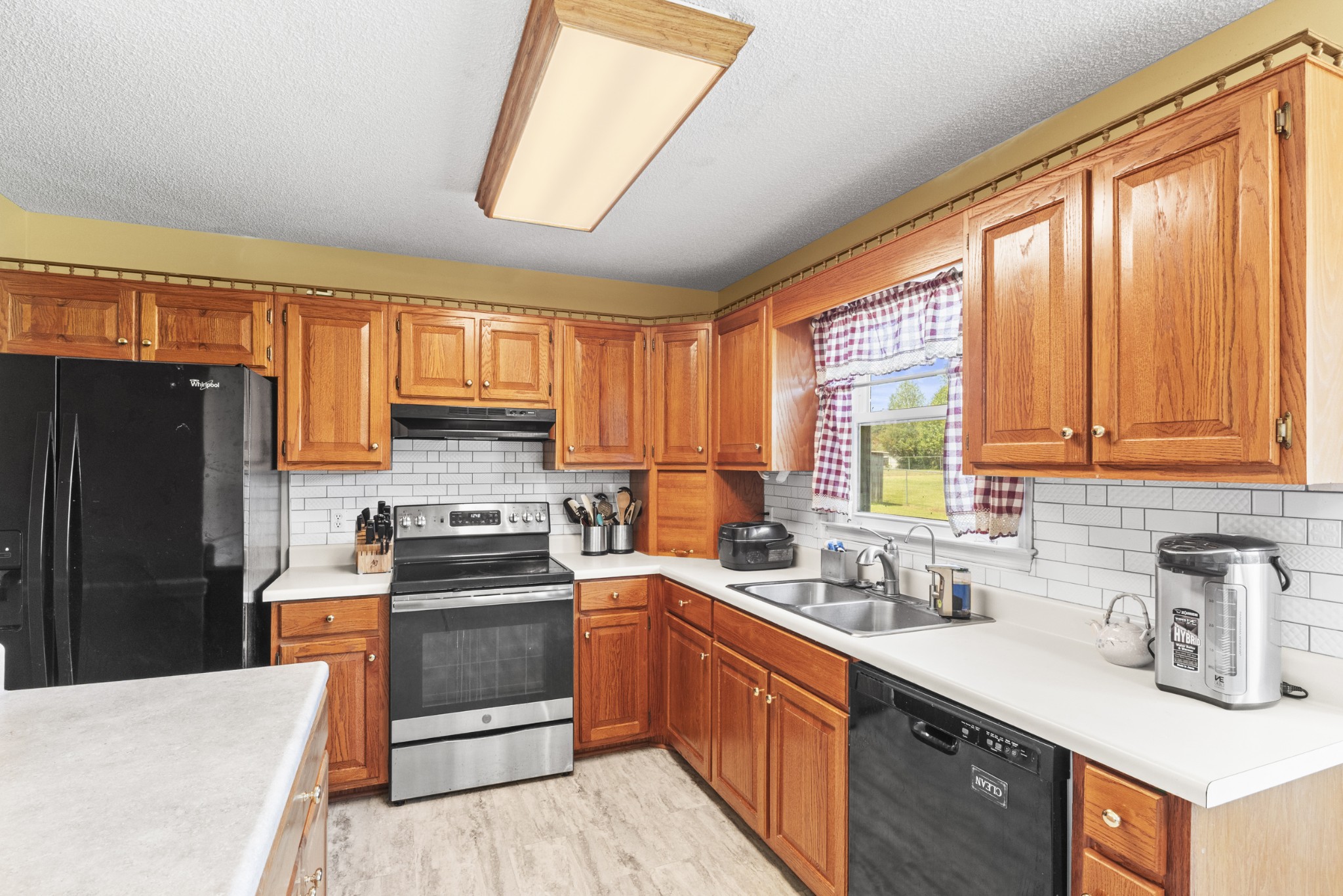 Listing photo id 17 for 4746 88th Lane
