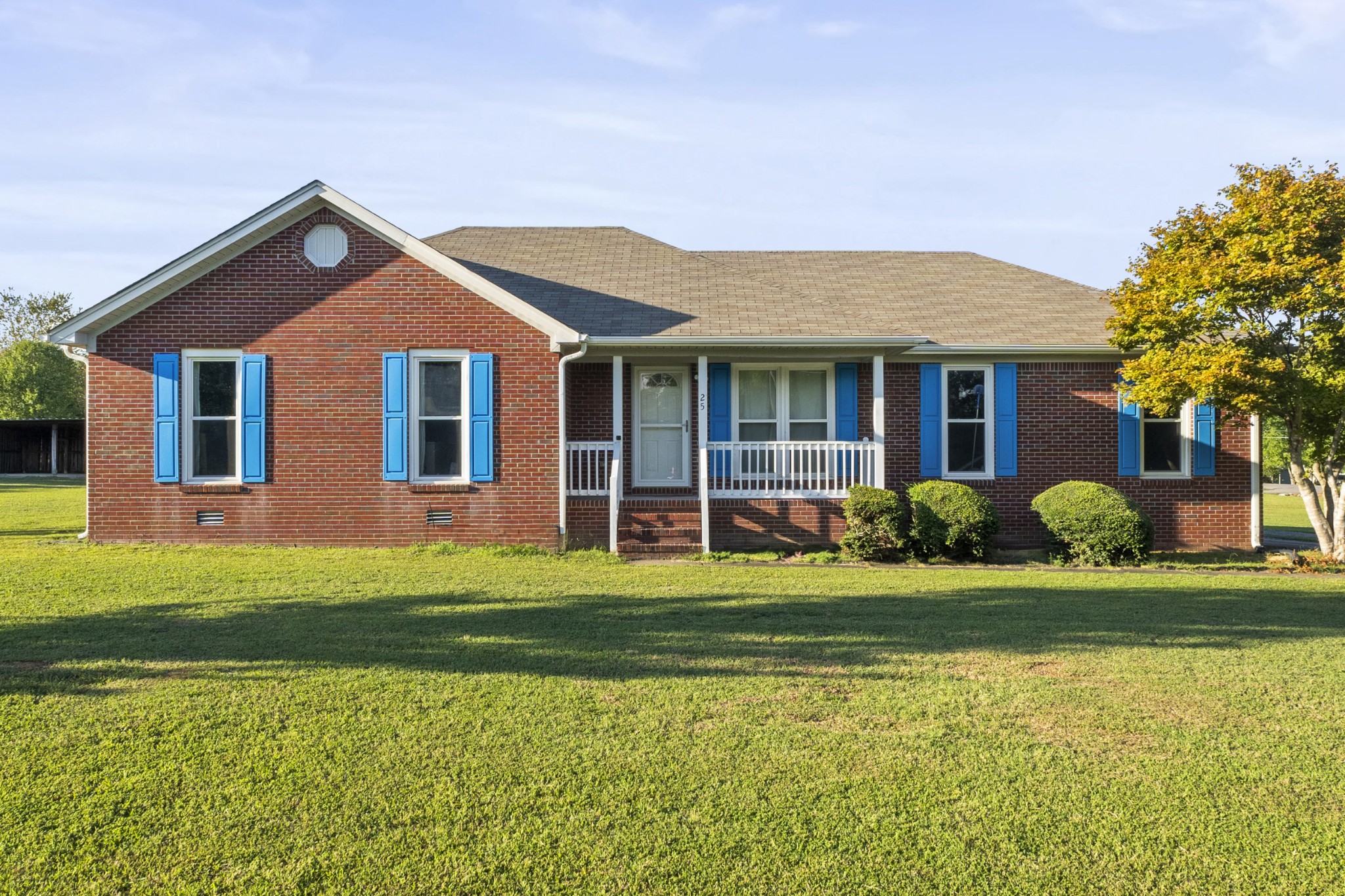 Listing photo id 0 for 4746 88th Lane